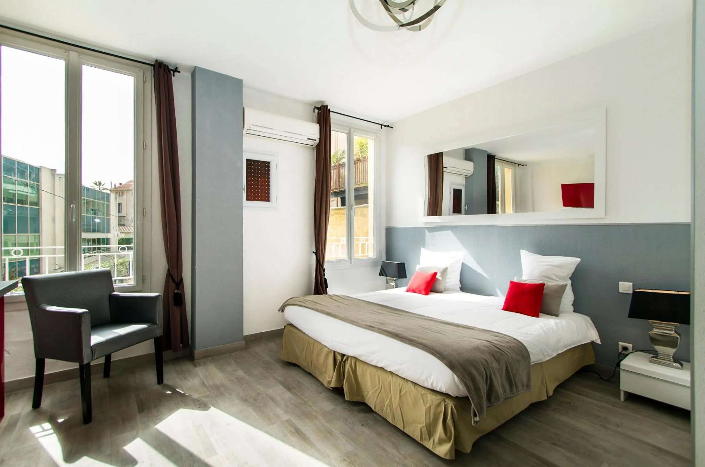 Photo of the whole room, Bed in Florella République Apartment