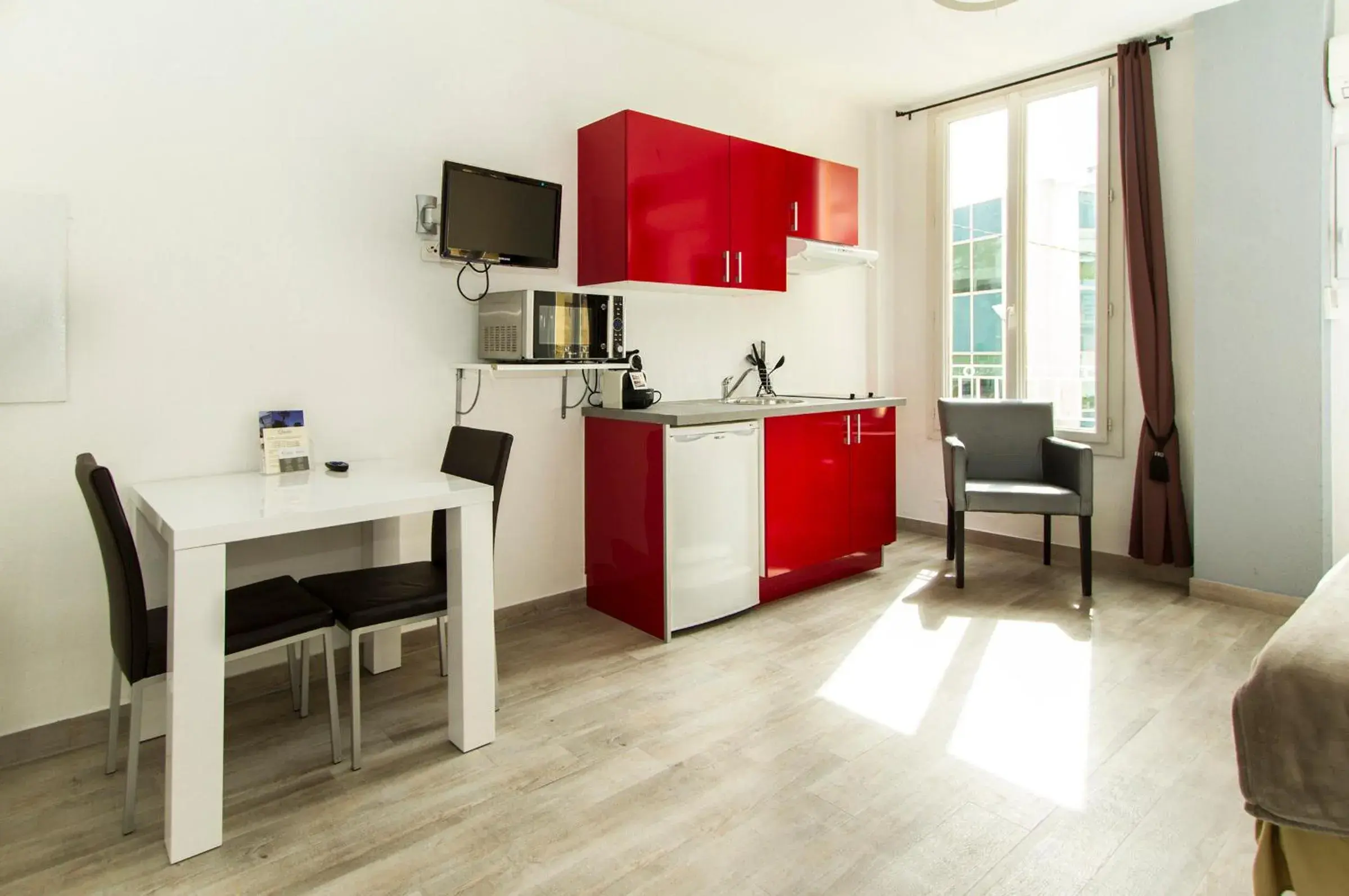 Standard Studio (2 Adults) in Florella République Apartment Standard Studio (2 Adults) in Florella République Apartment