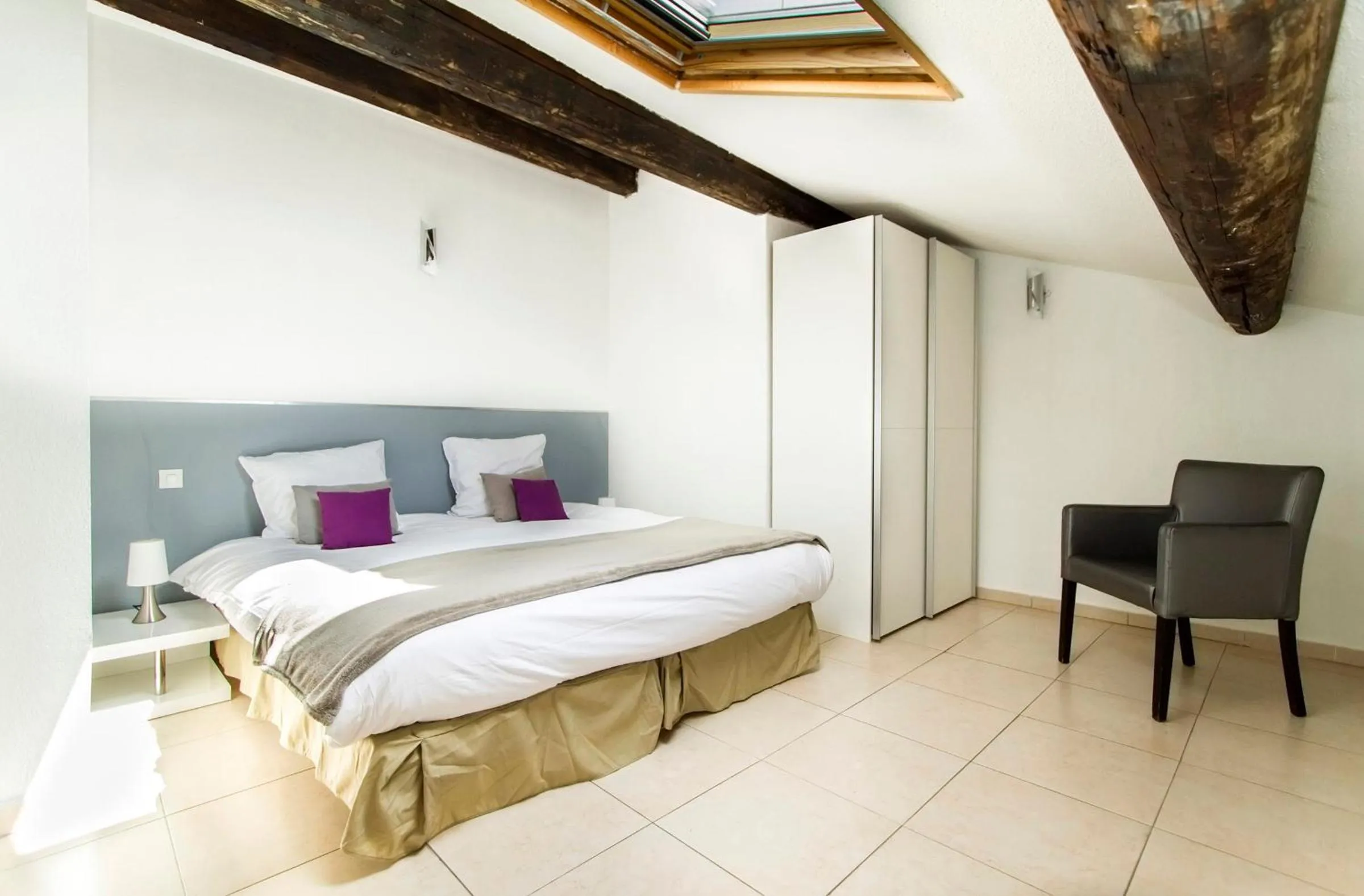 Photo of the whole room, Bed in Florella République Apartment