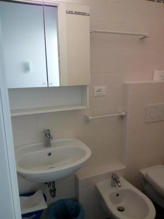 Queen Room - single occupancy in HOTEL OTELLO