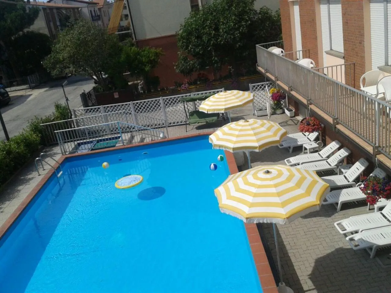 Swimming pool in HOTEL OTELLO