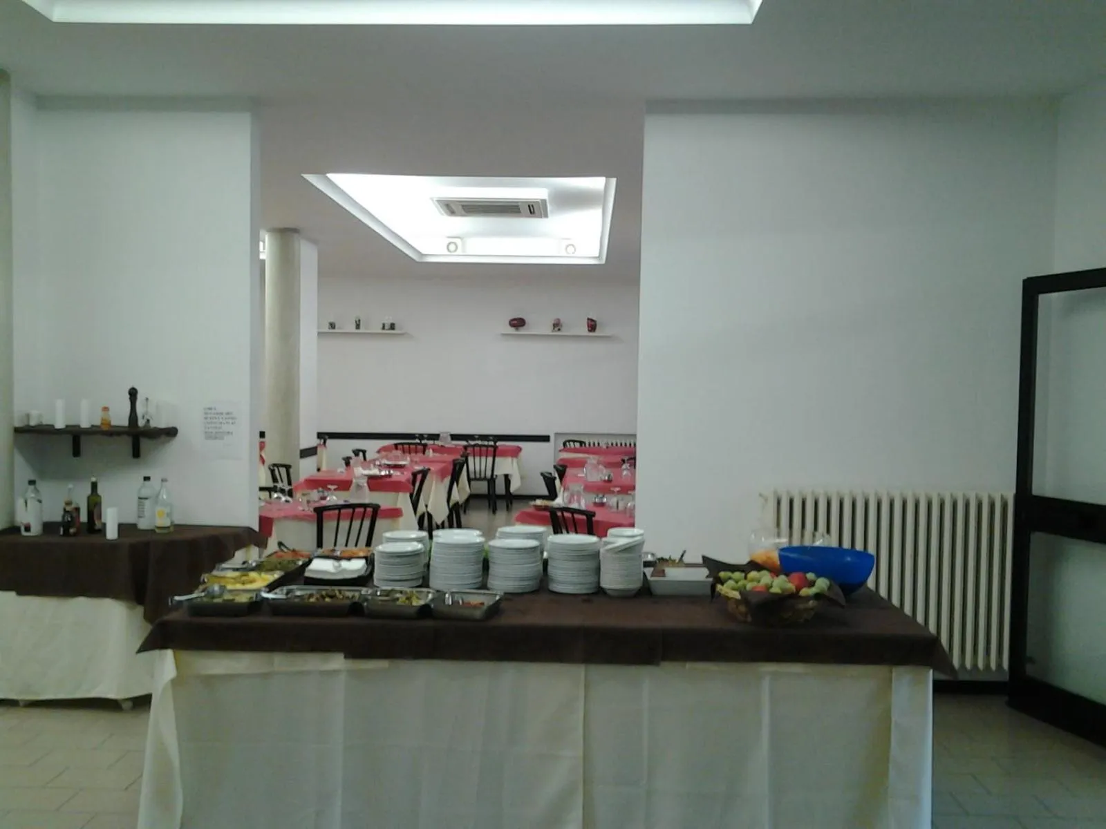 Restaurant/places to eat in HOTEL OTELLO