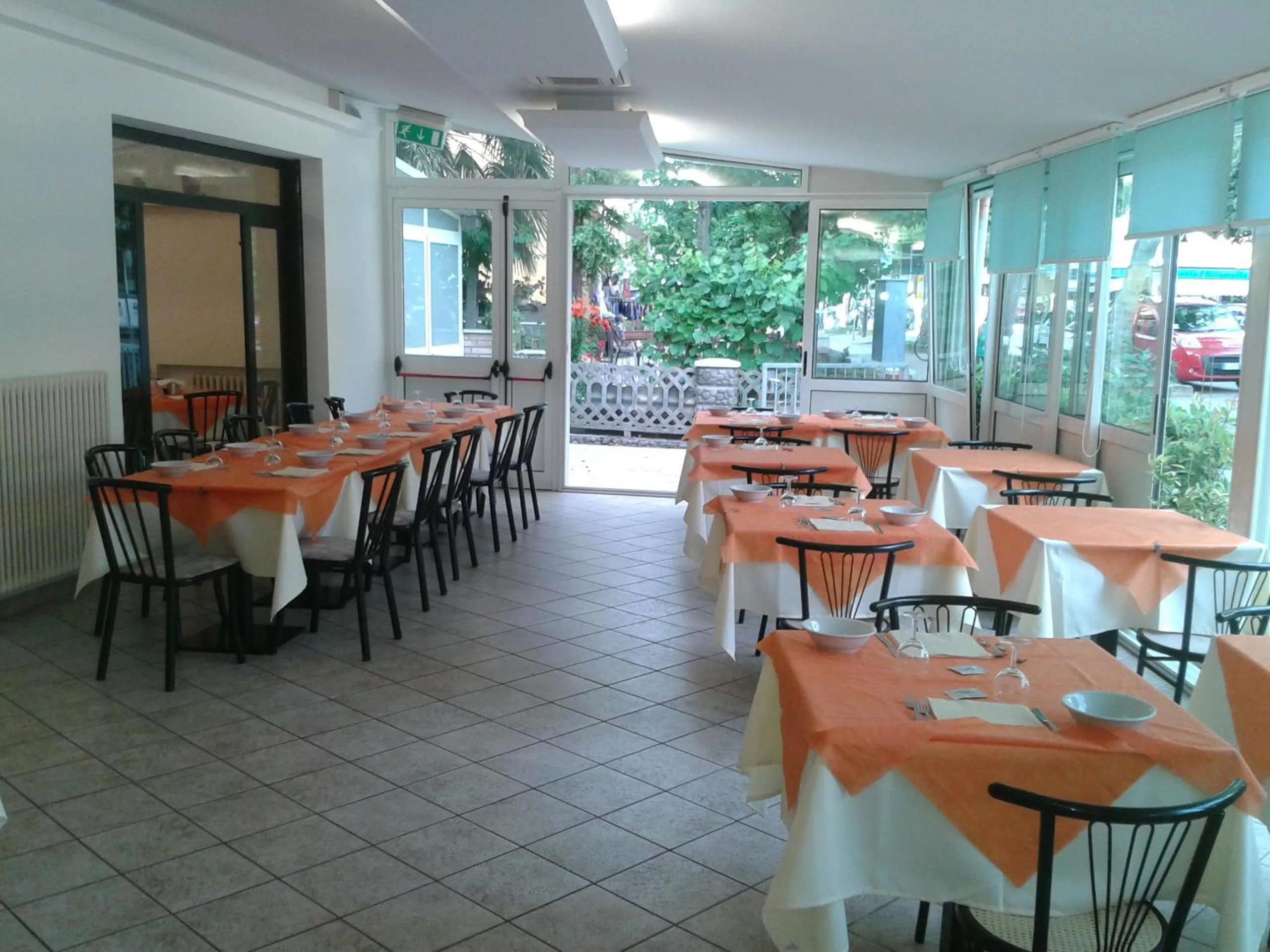 Restaurant/places to eat in HOTEL OTELLO