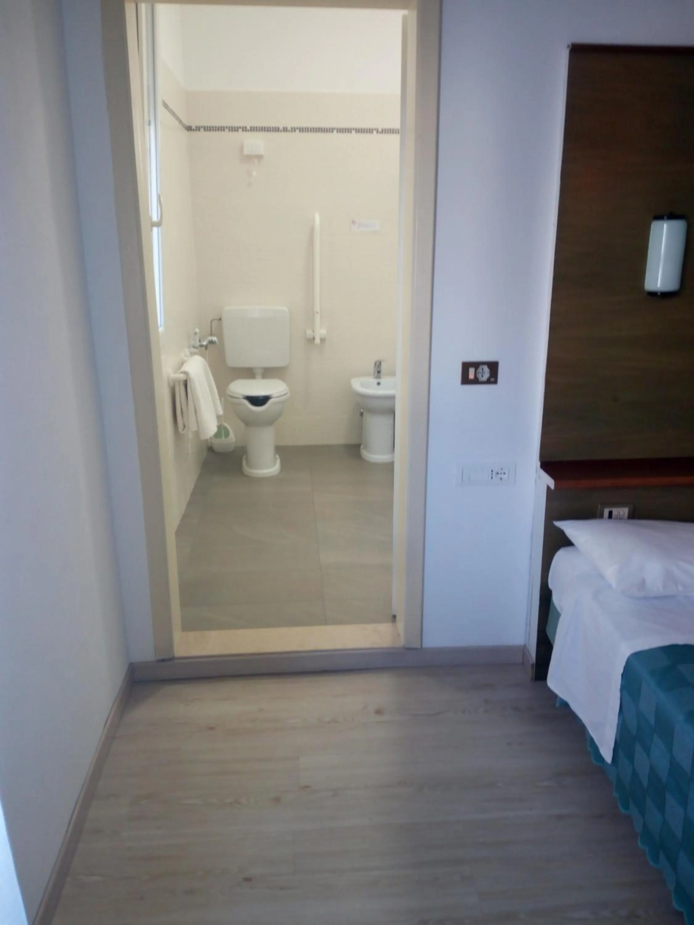 Toilet in HOTEL OTELLO