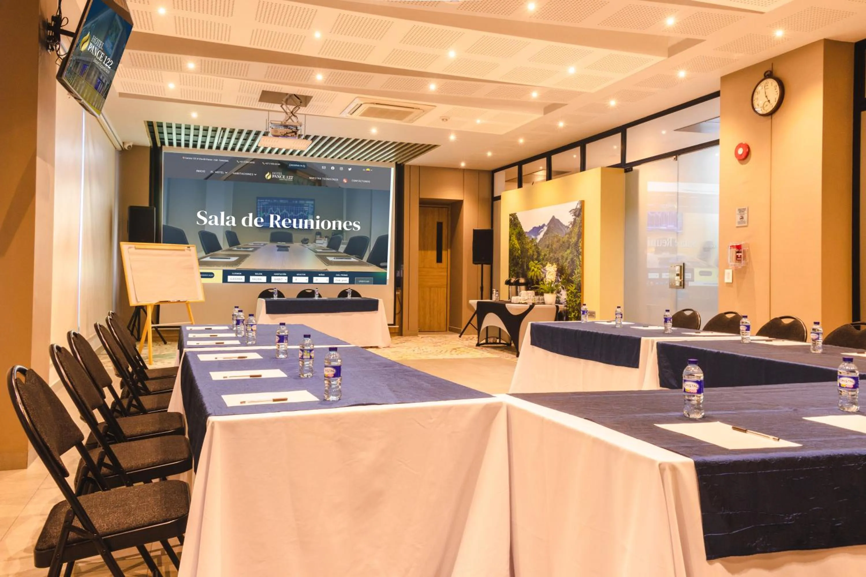 Meeting/conference room in Hotel Pance 122 Wellness Spa