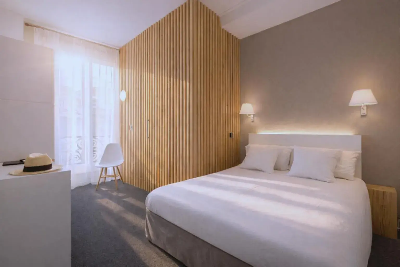 Summer, Bed in Hôtel La Villa Tosca Summer, Bed in Hôtel La Villa Tosca