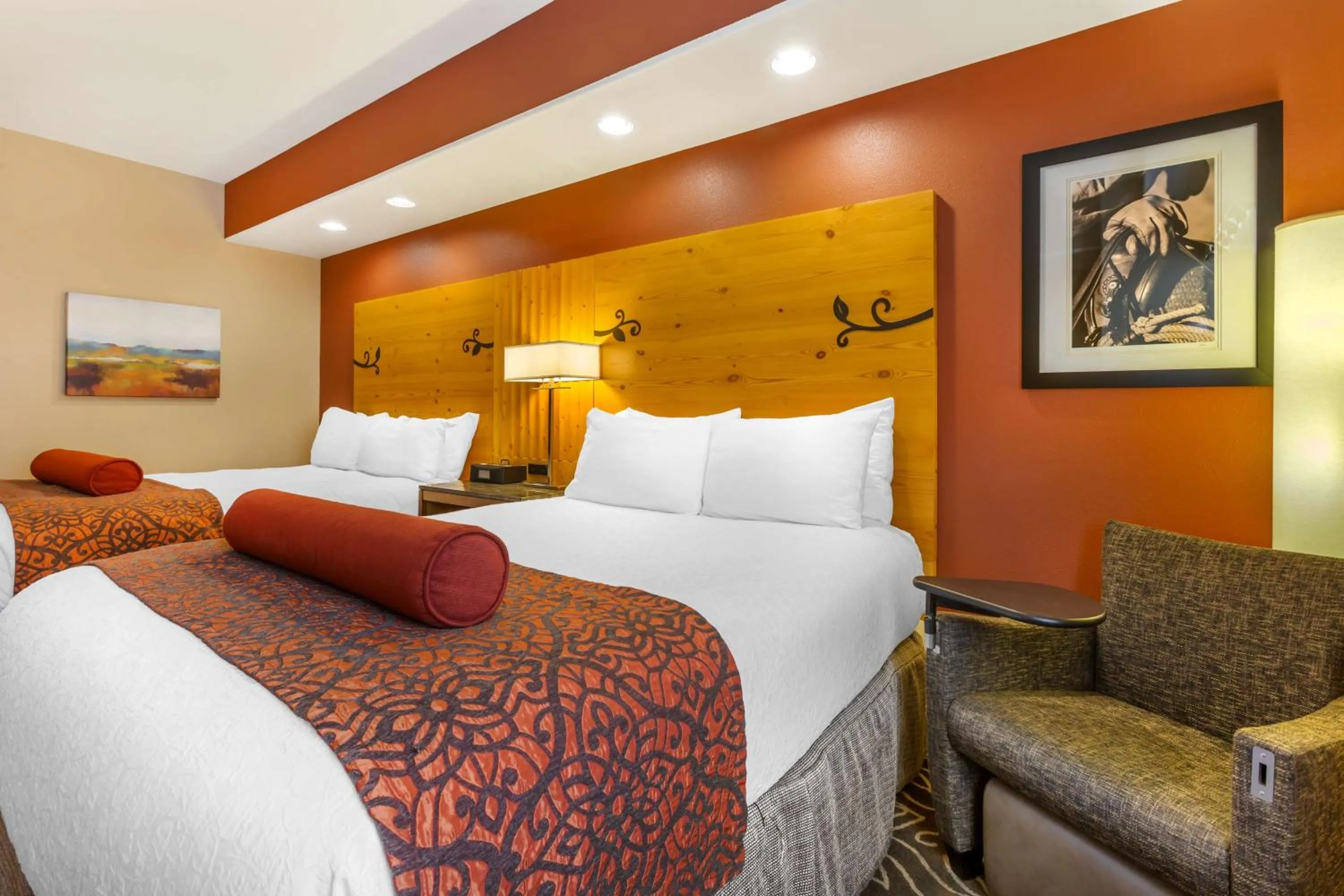 Bedroom, Bed in Best Western Premier Ivy Inn & Suites