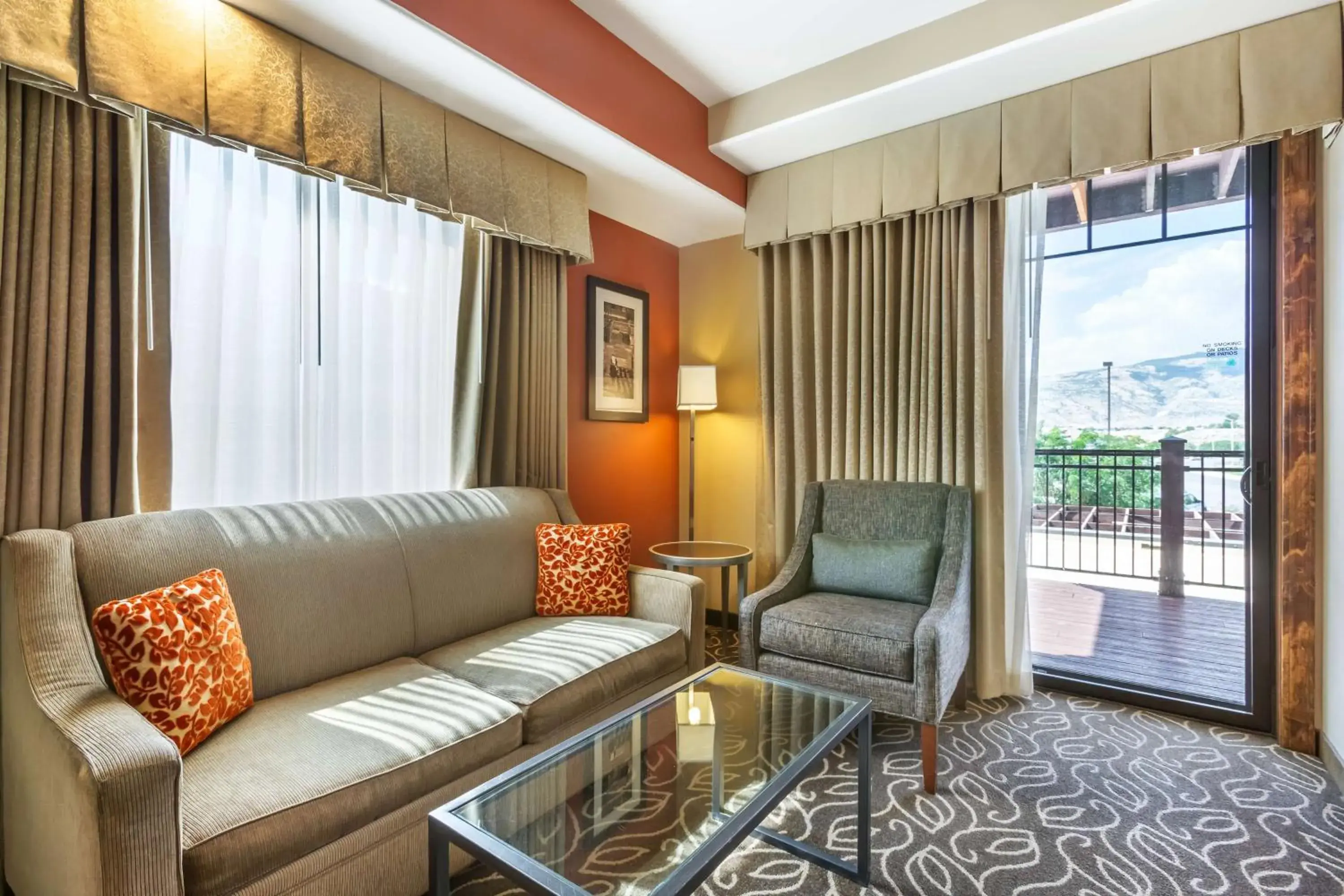 Bedroom in Best Western Premier Ivy Inn & Suites Bedroom in Best Western Premier Ivy Inn & Suites