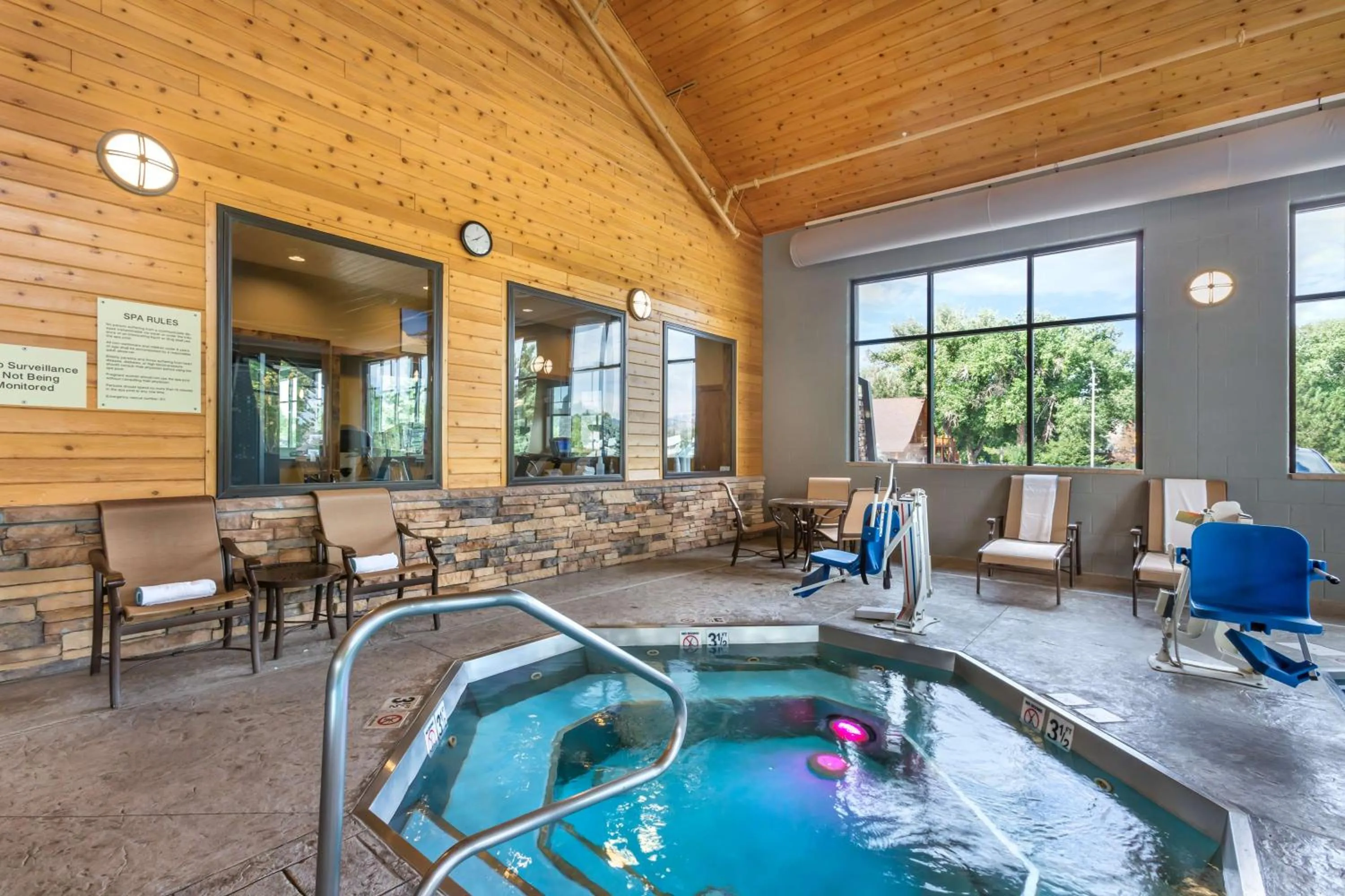 Pool view in Best Western Premier Ivy Inn & Suites