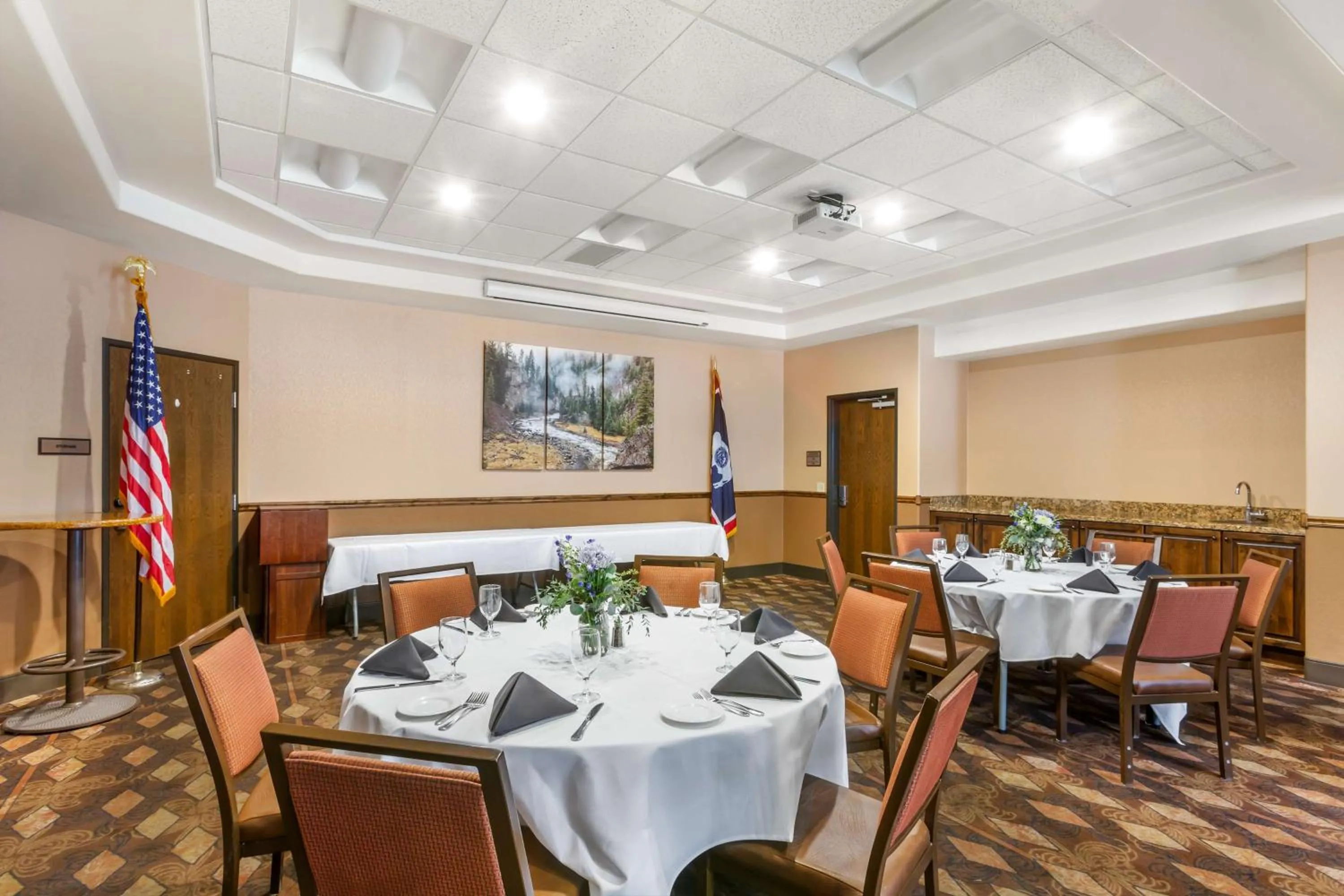 Meeting/conference room in Best Western Premier Ivy Inn & Suites