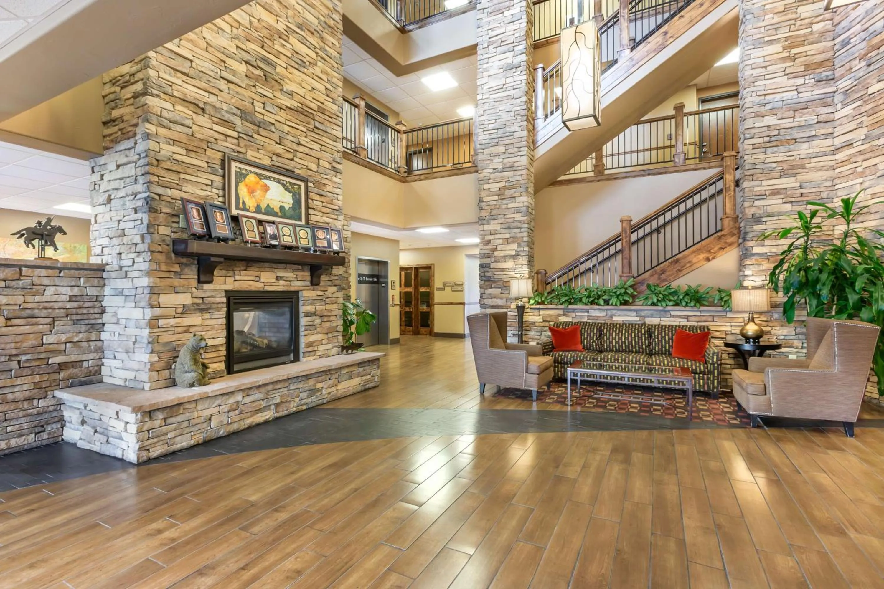 Lobby or reception in Best Western Premier Ivy Inn & Suites