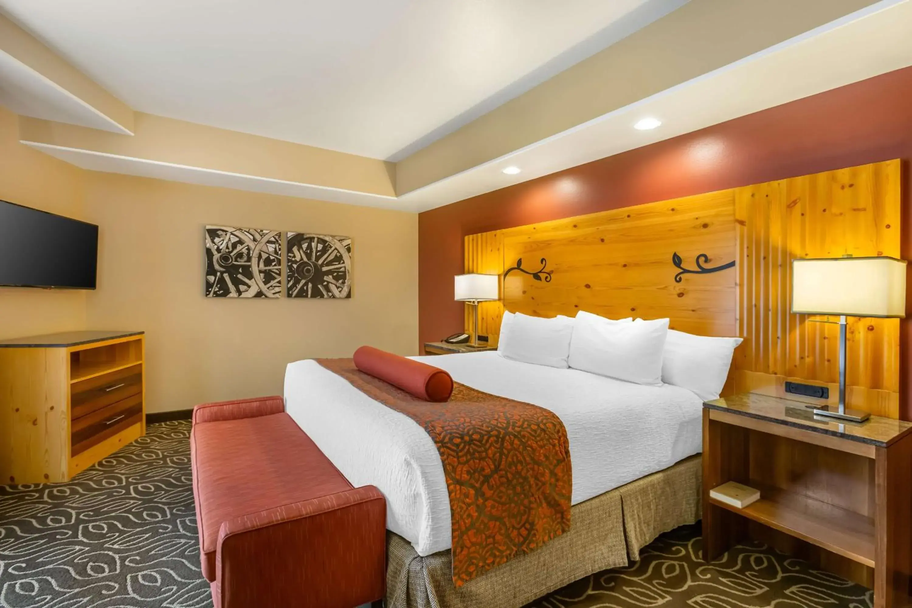 Bedroom, Bed in Best Western Premier Ivy Inn & Suites Bedroom, Bed in Best Western Premier Ivy Inn & Suites