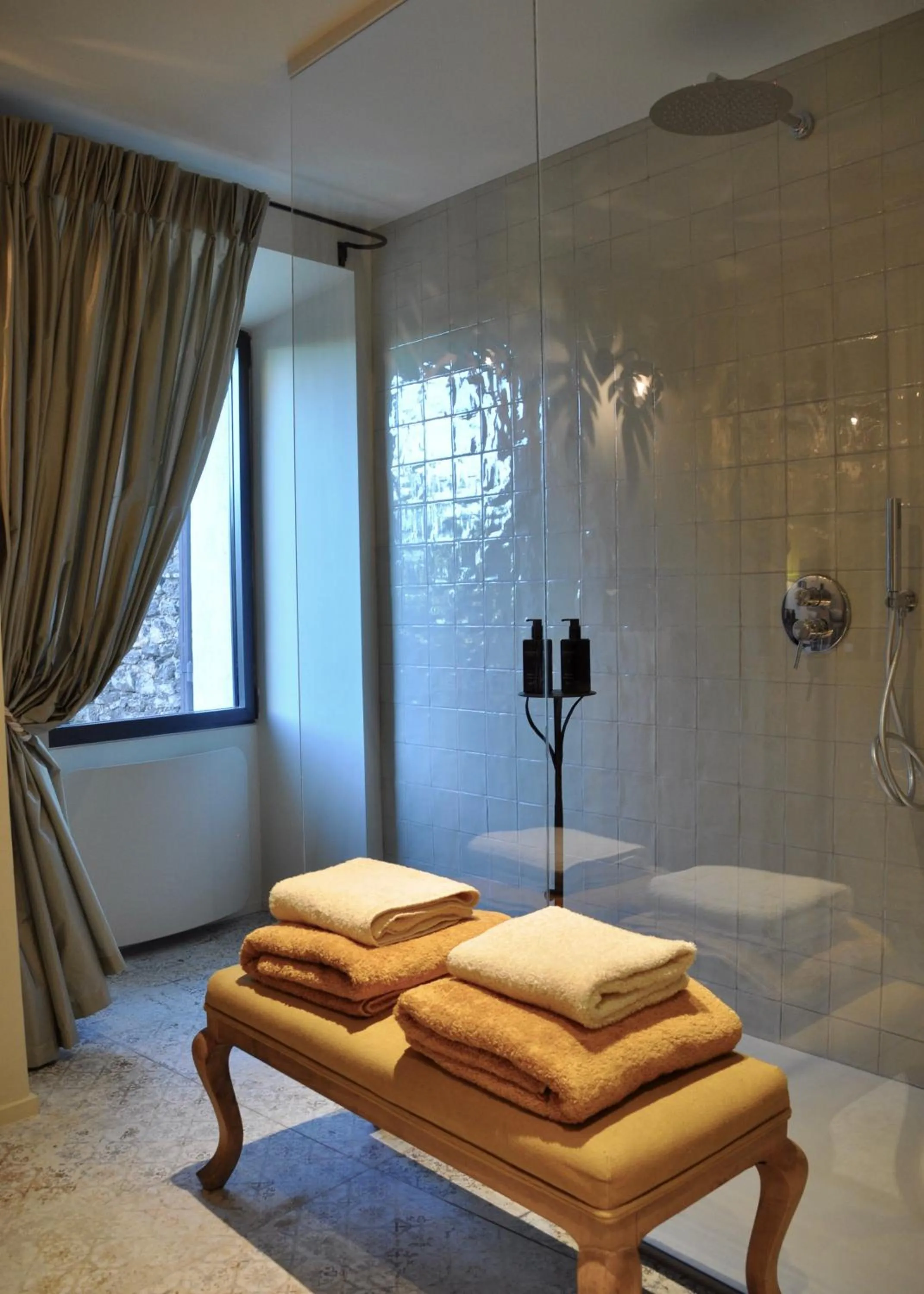 Bathroom in Provence Km28