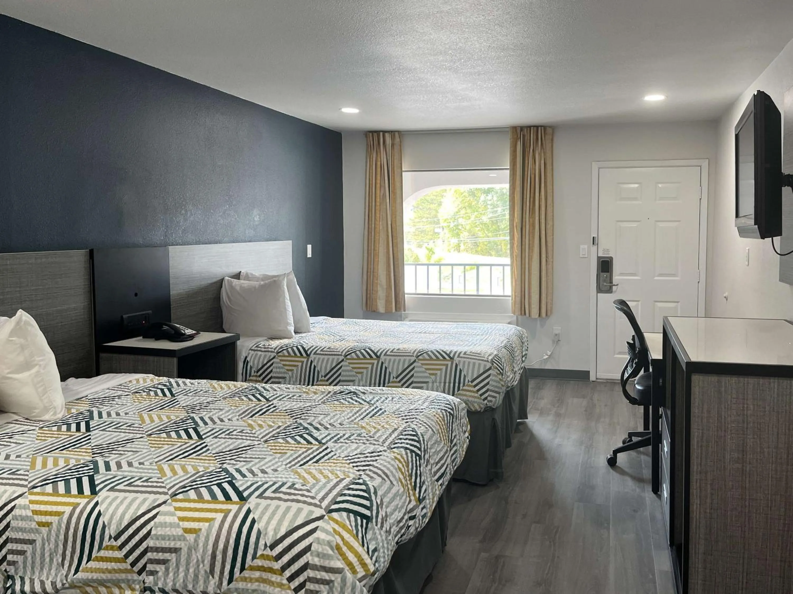 Bedroom, Bed in Motel 6 Vicksburg, MS