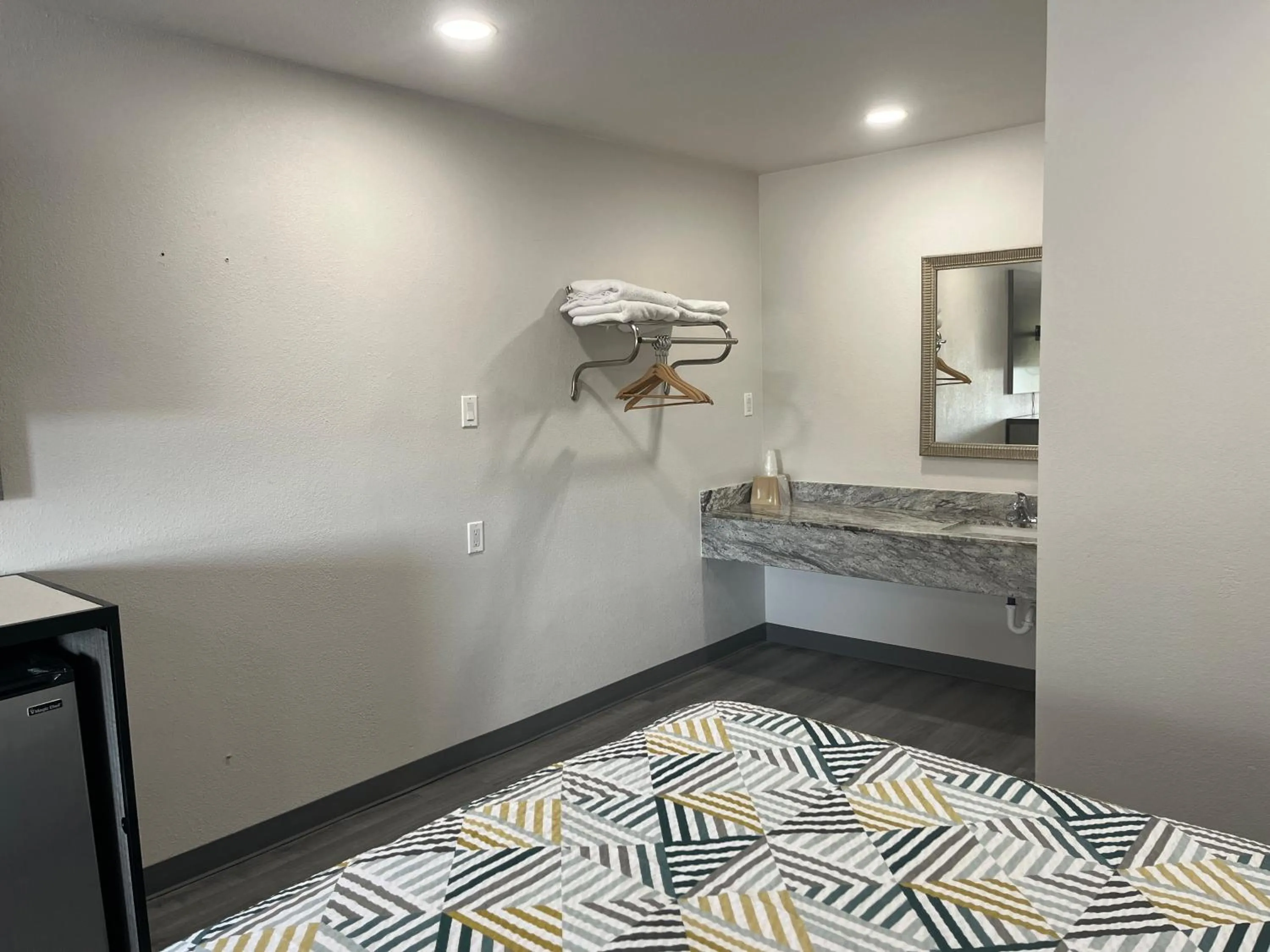 Bedroom in Motel 6 Vicksburg, MS