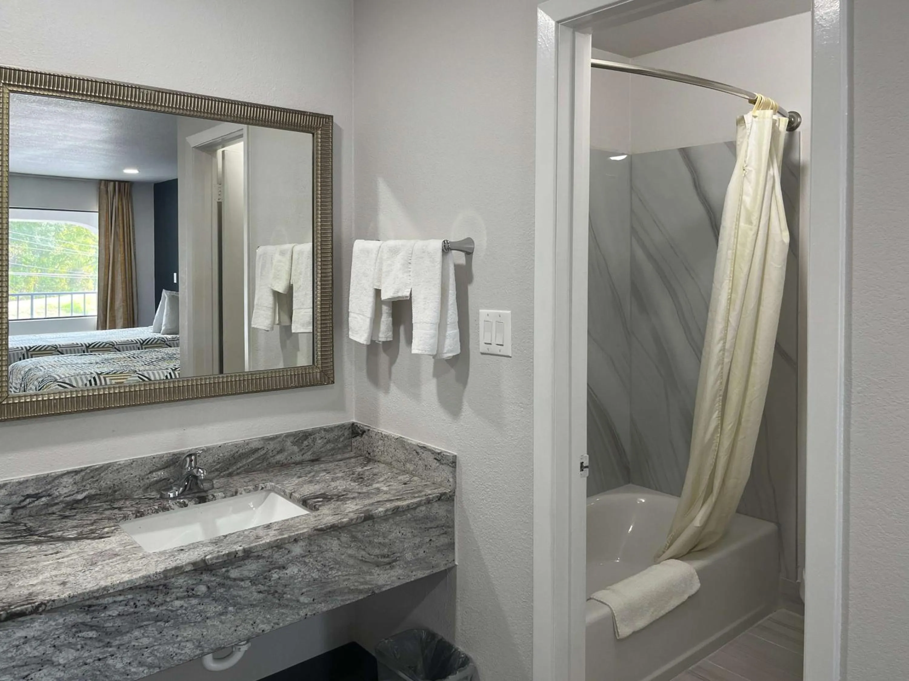 Bathroom in Motel 6 Vicksburg, MS