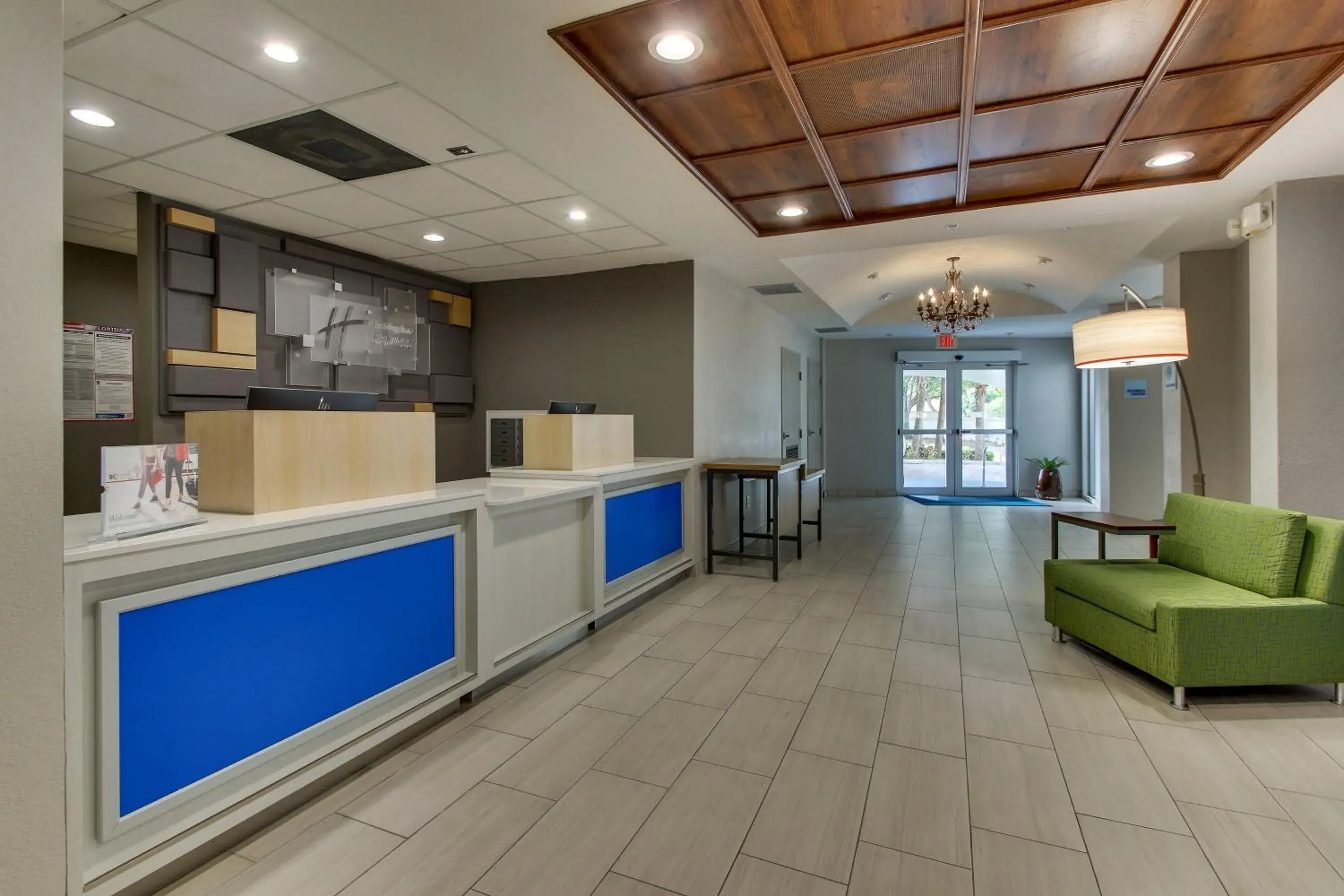 Lobby or reception in Holiday Inn Express West Palm Beach Metrocentre by IHG Lobby or reception in Holiday Inn Express West Palm Beach Metrocentre by IHG