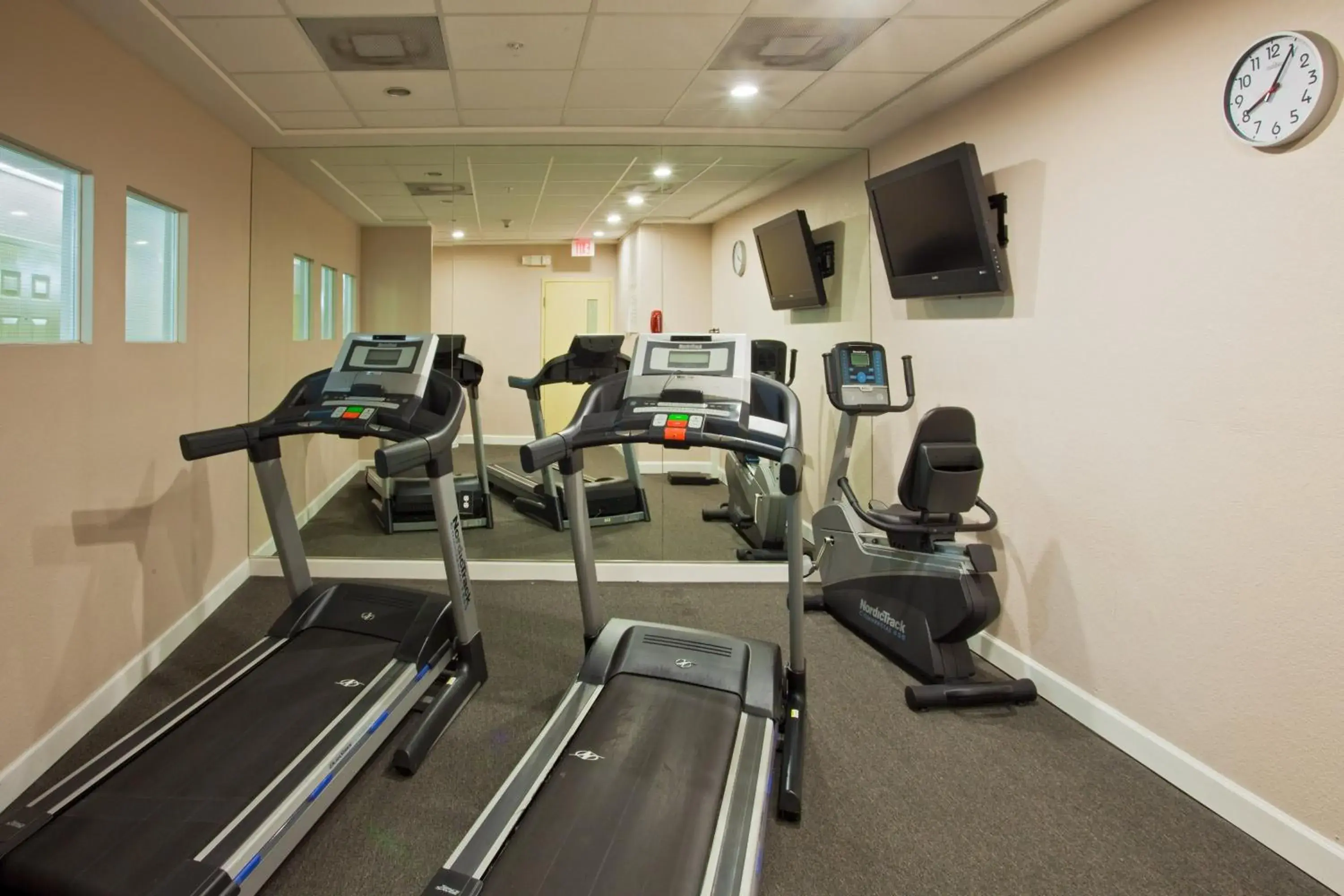 Fitness centre/facilities in Holiday Inn Express West Palm Beach Metrocentre by IHG Fitness centre/facilities in Holiday Inn Express West Palm Beach Metrocentre by IHG