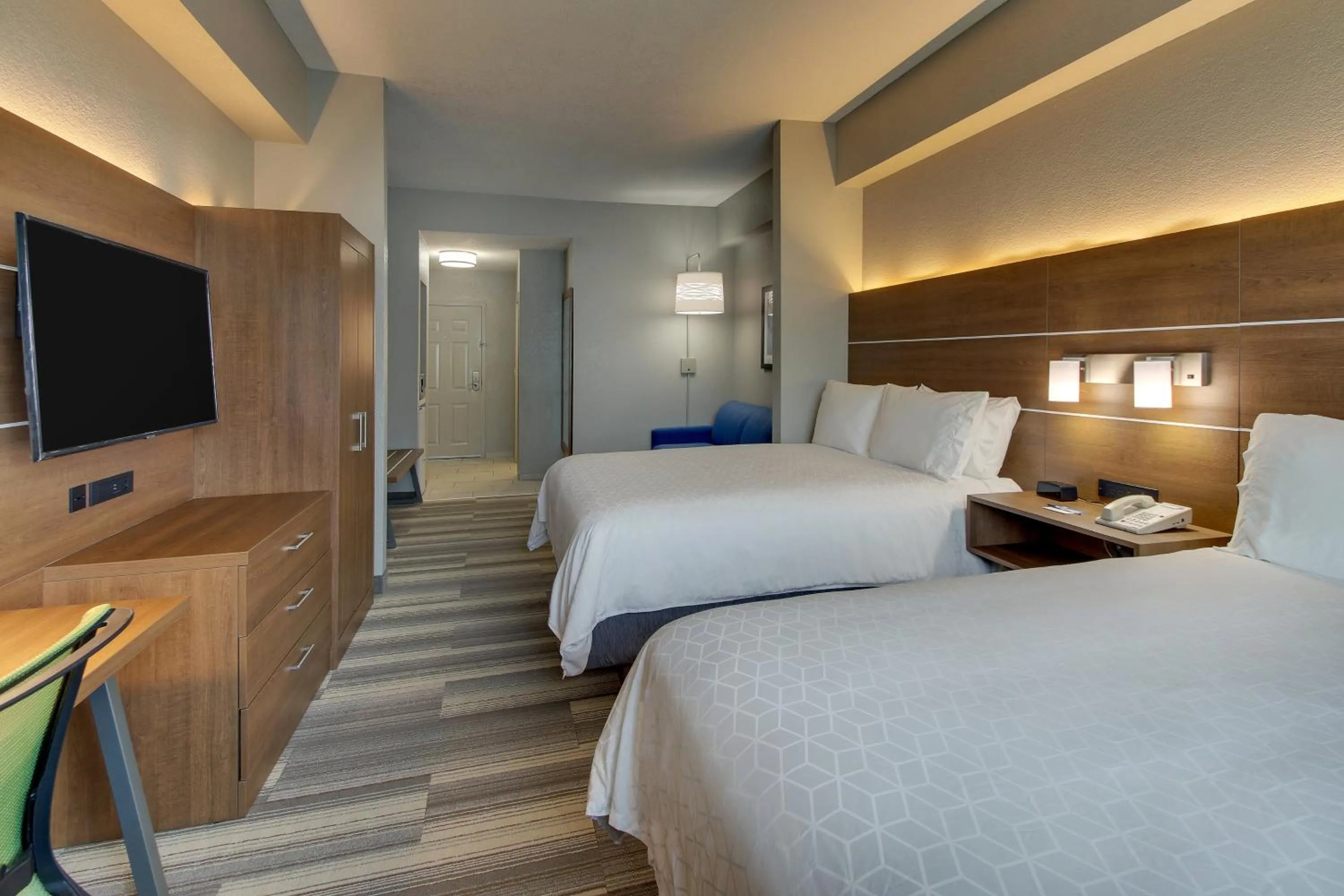 Photo of the whole room, Bed in Holiday Inn Express West Palm Beach Metrocentre by IHG