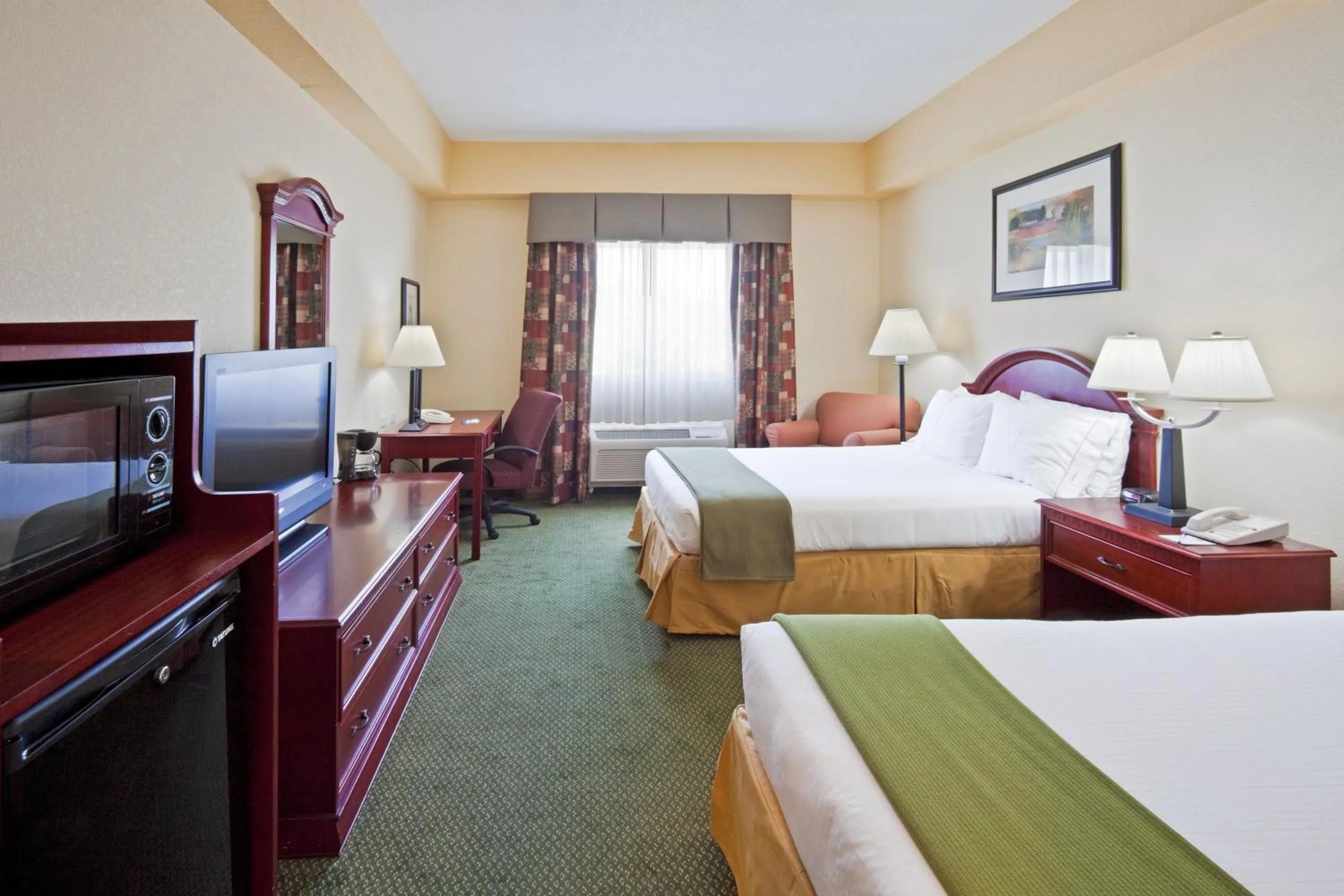 Photo of the whole room, Bed in Holiday Inn Express West Palm Beach Metrocentre by IHG