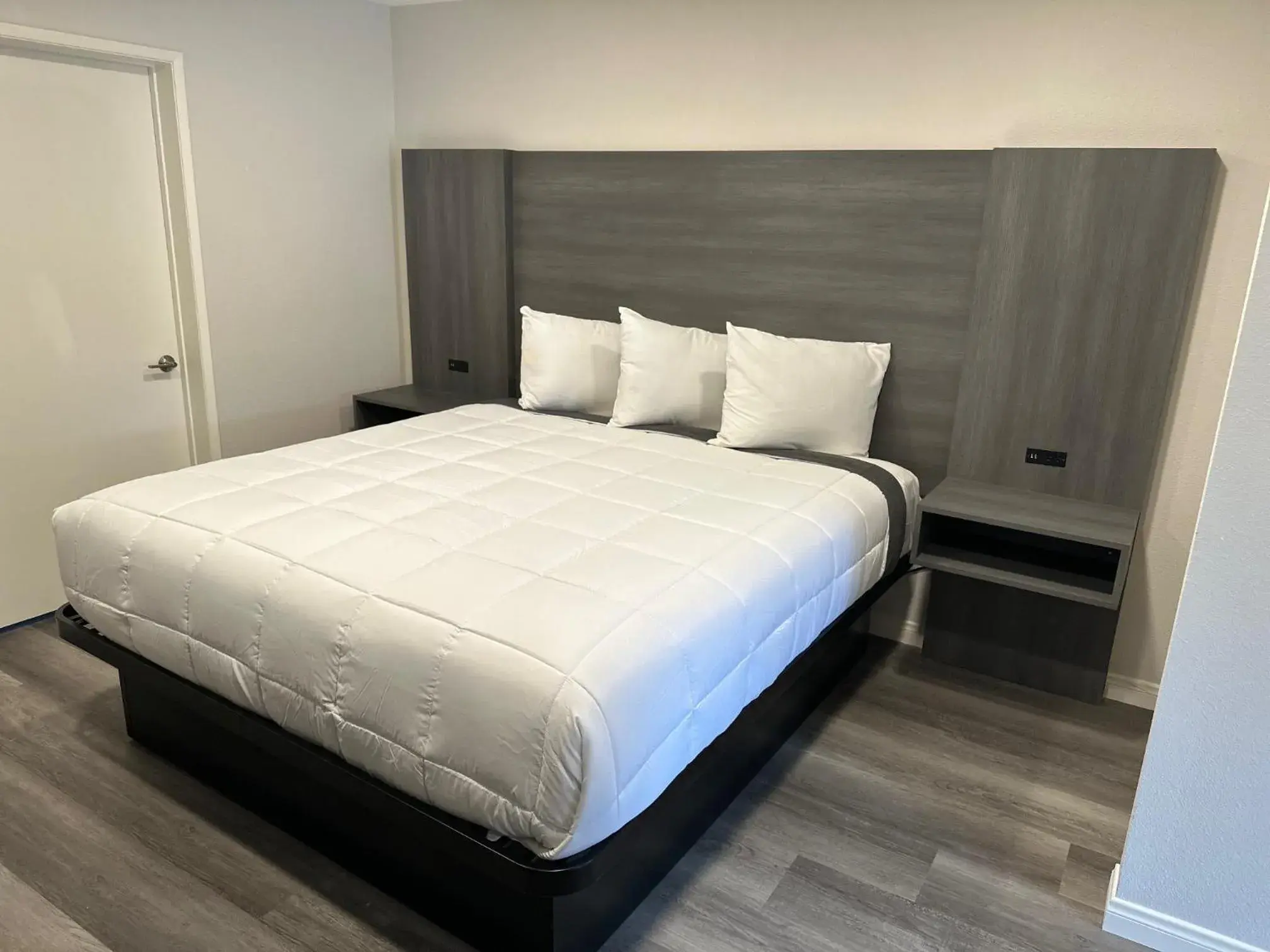 Bedroom, Bed in Five Star Inn Bedroom, Bed in Five Star Inn