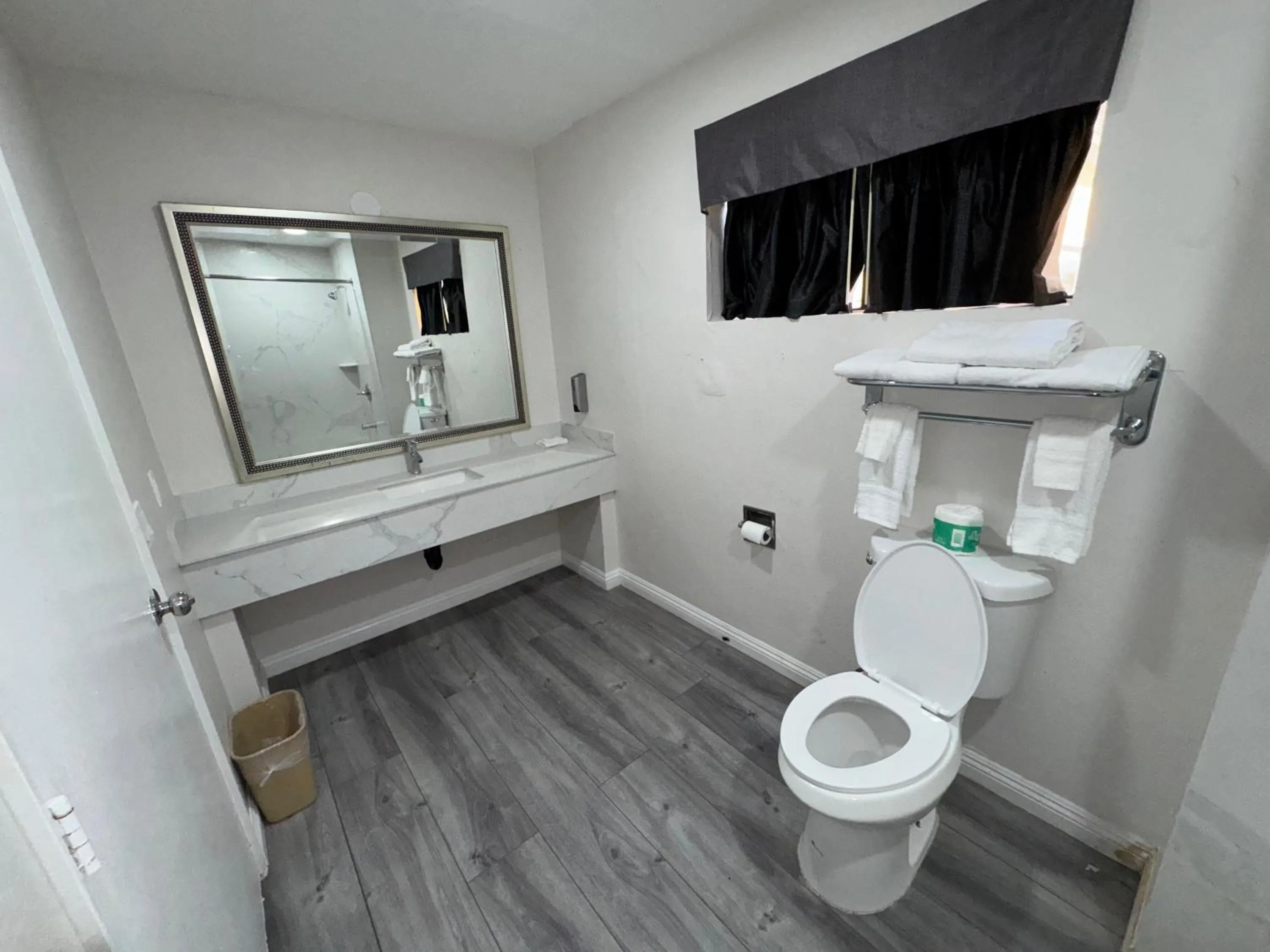 Toilet in Five Star Inn