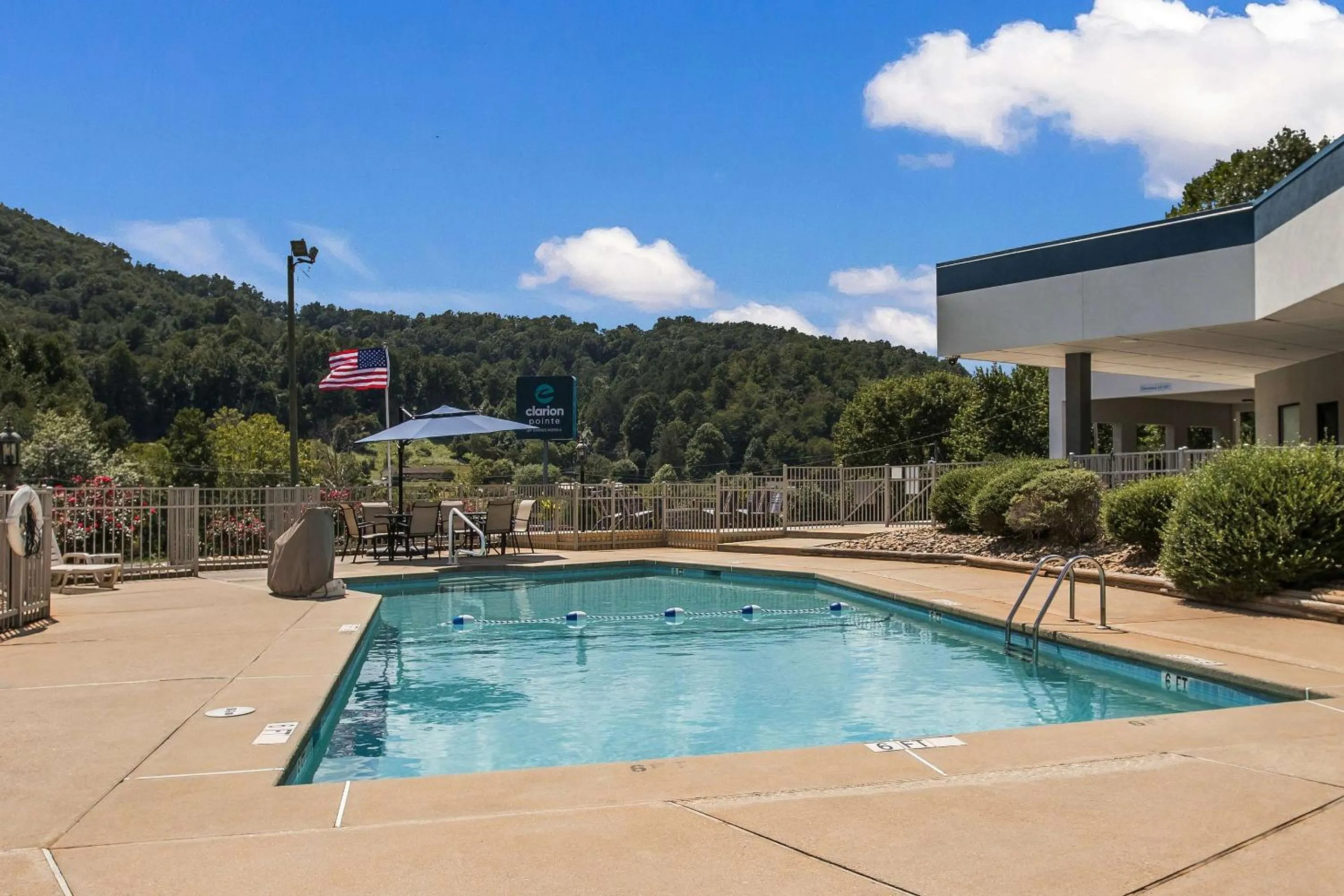 Swimming pool in Clarion Pointe Sylva near Cherokee Area