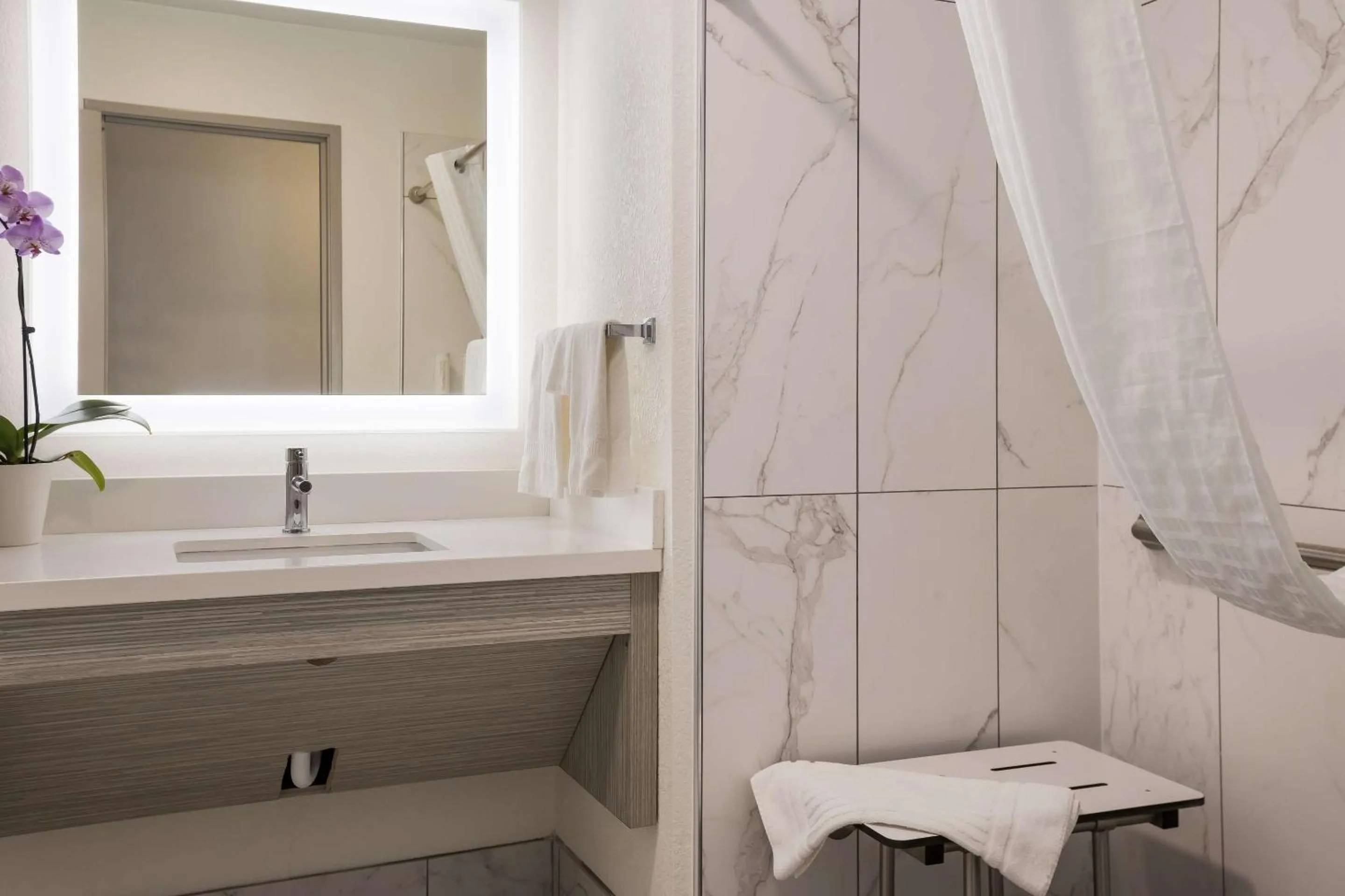 Bedroom in Clarion Pointe Sylva near Cherokee Area