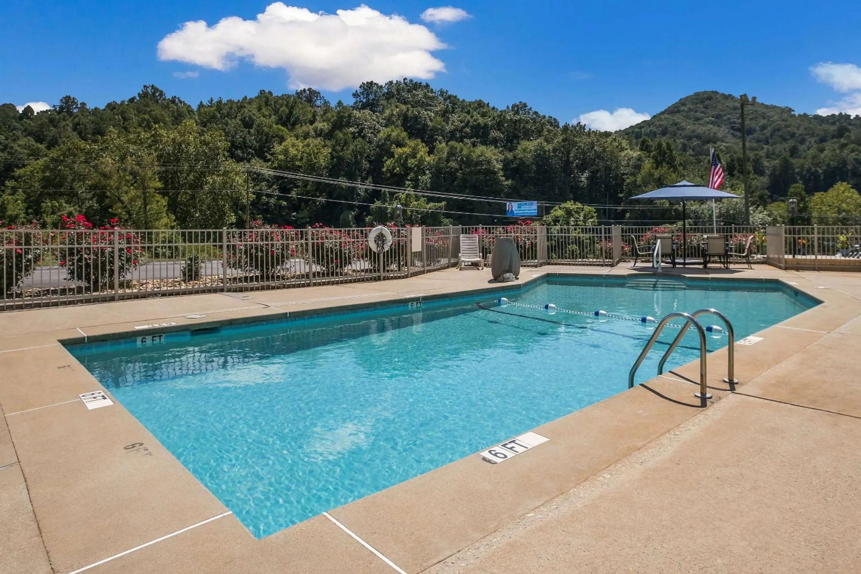 Swimming pool in Clarion Pointe Sylva near Cherokee Area
