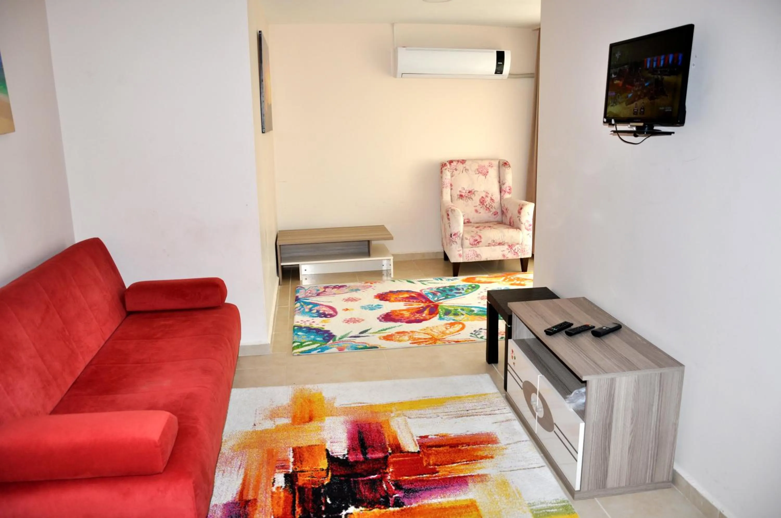 TV and multimedia in Neoss Boutique Hotel