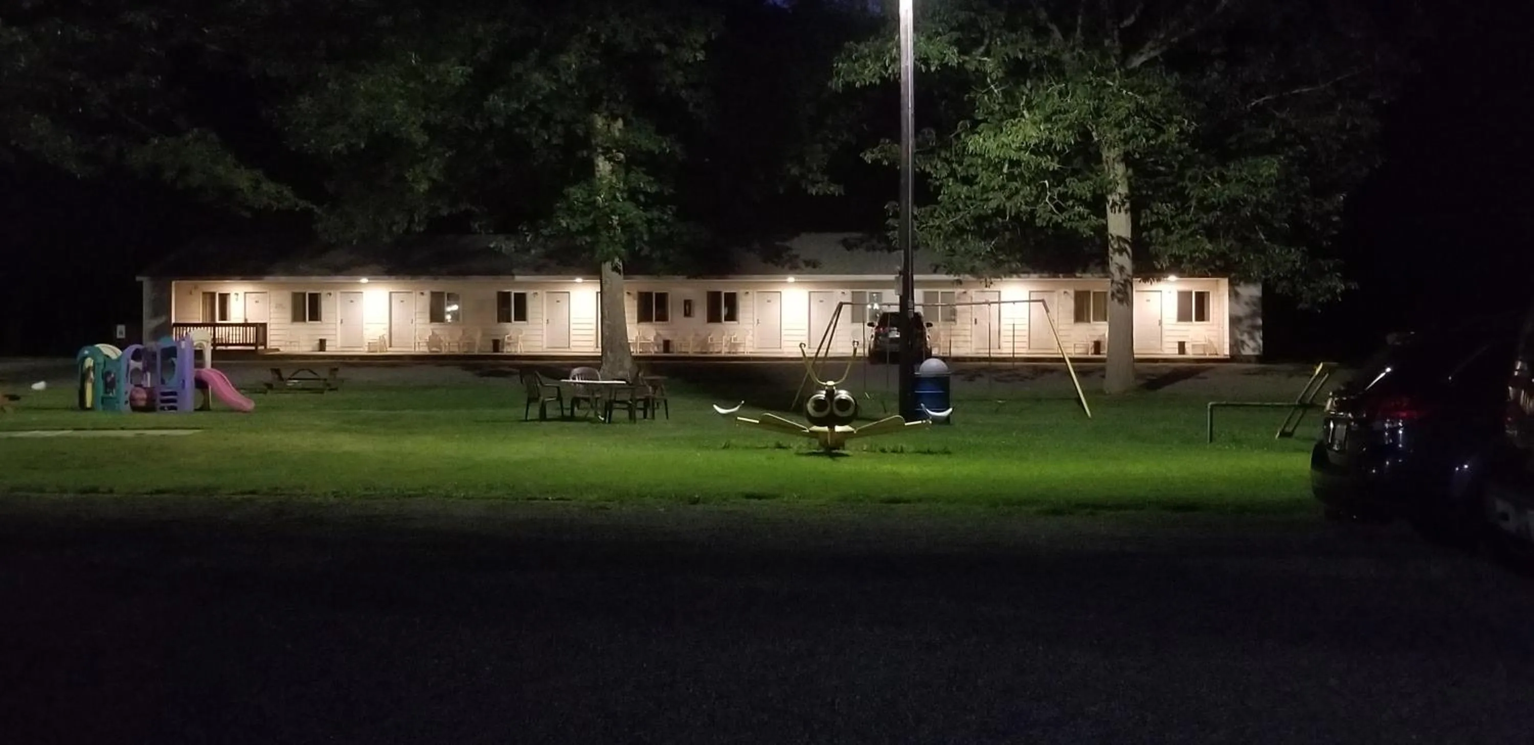 Property building in Red Ranch Inn