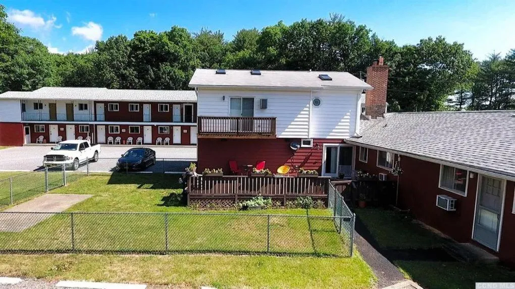Garden in Red Ranch Inn