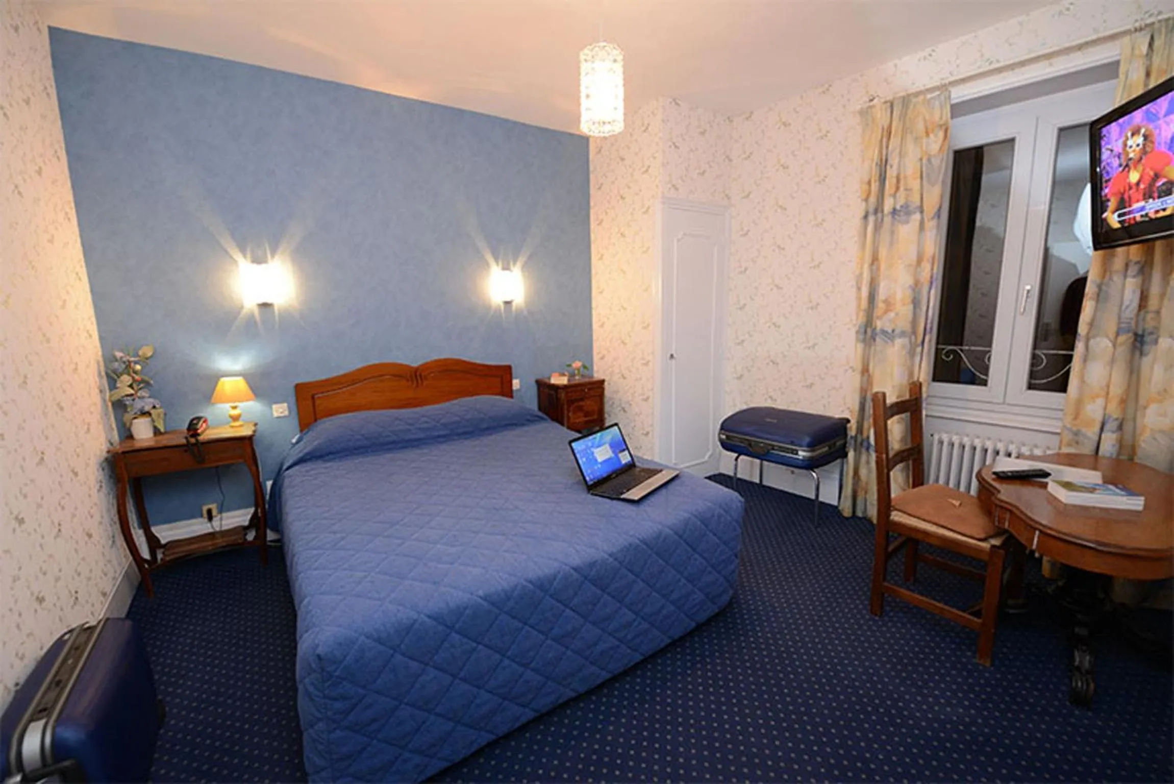 Superior Double Room in Hôtel De La Ferté