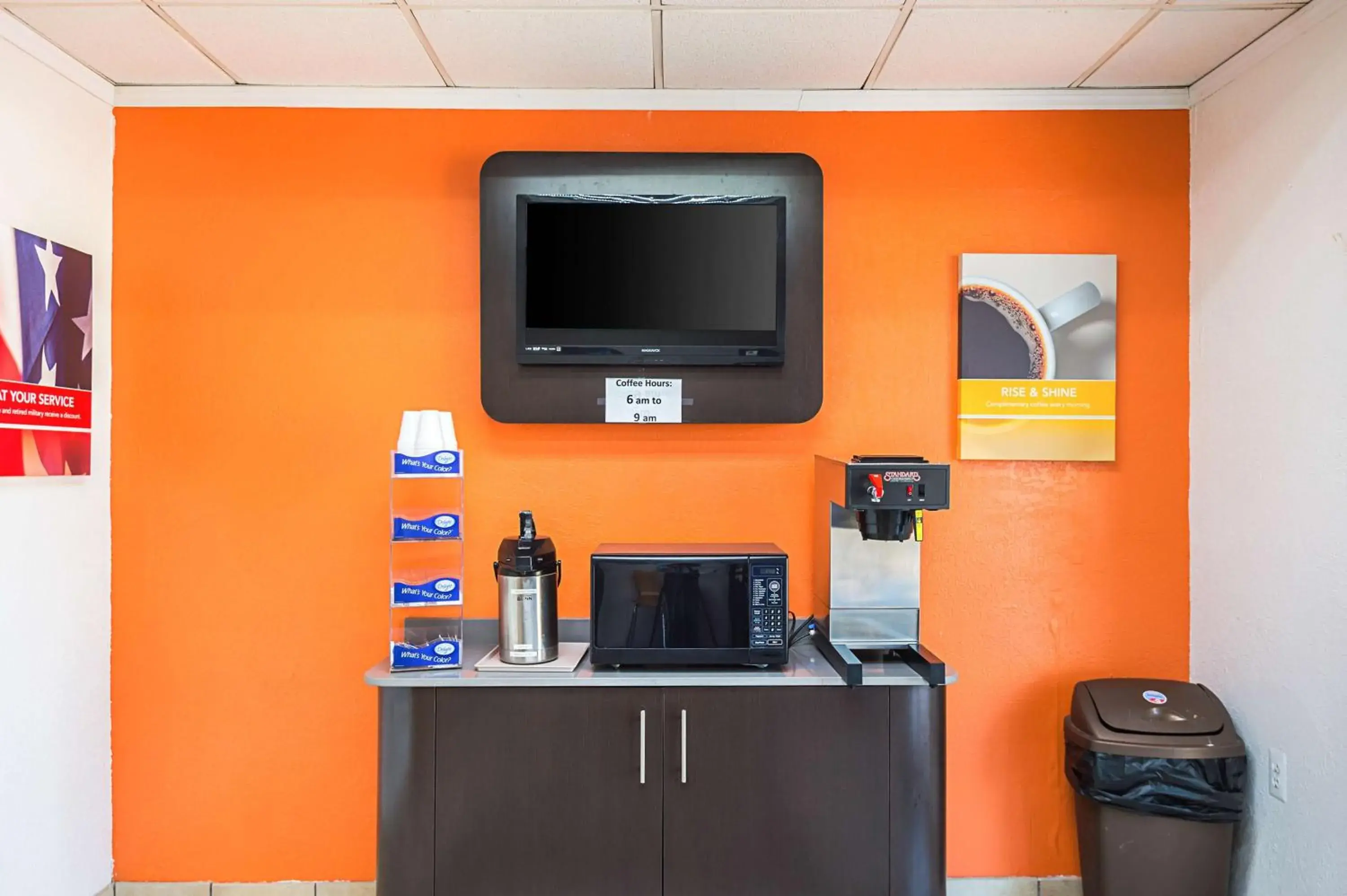 Lobby or reception in Motel 6-Blue Springs, MO Lobby or reception in Motel 6-Blue Springs, MO