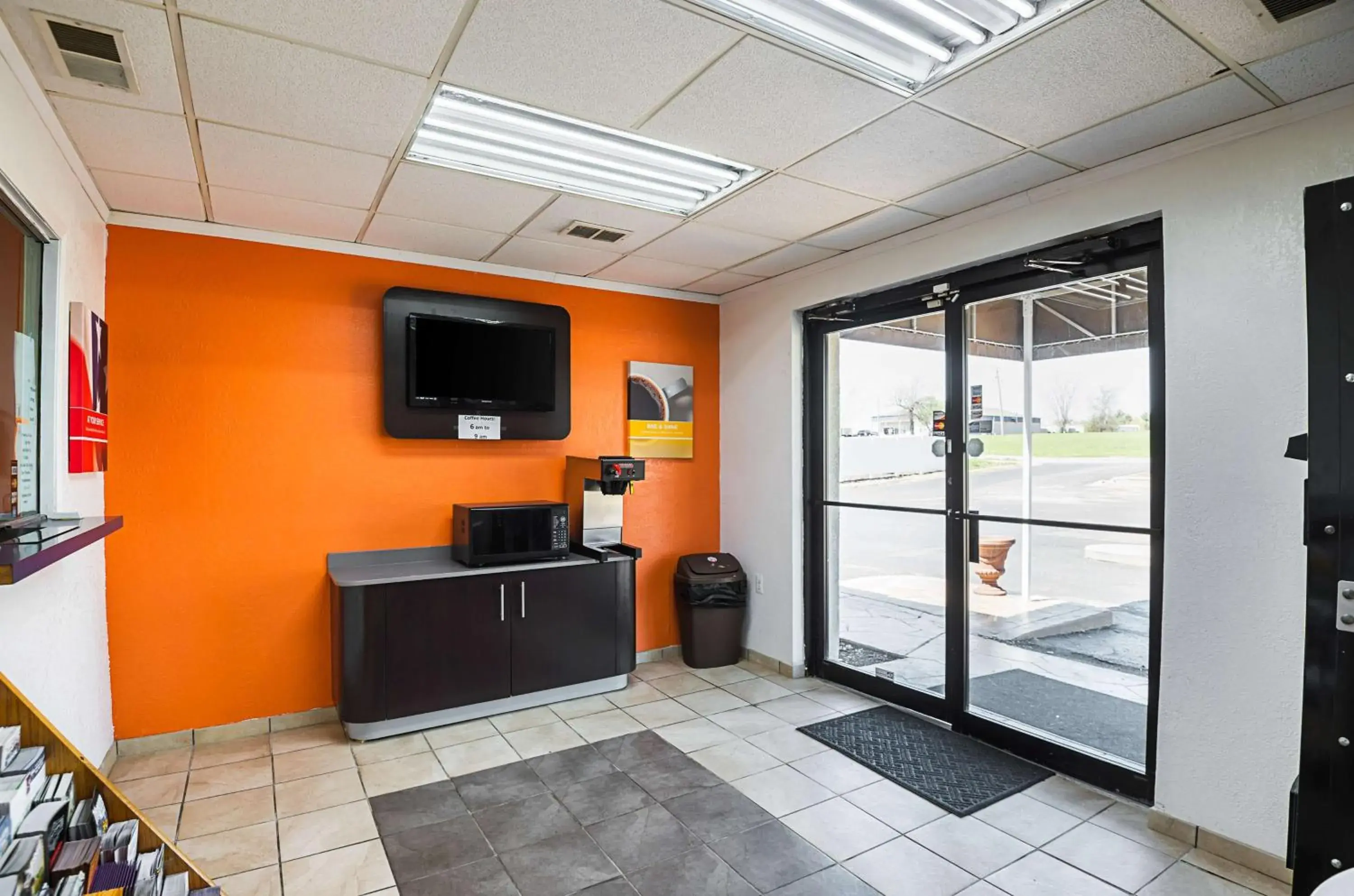 Lobby or reception in Motel 6-Blue Springs, MO Lobby or reception in Motel 6-Blue Springs, MO