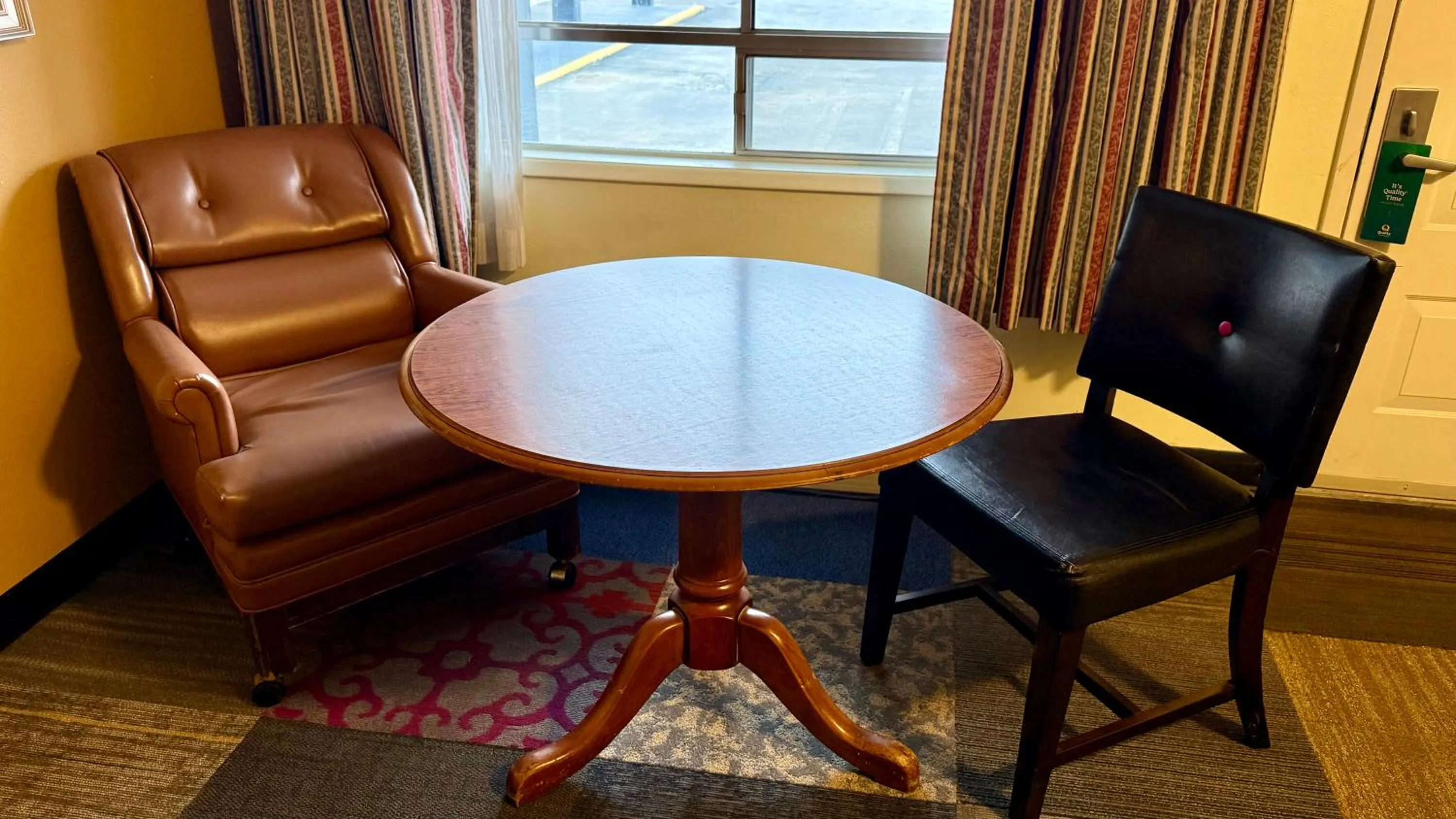 Seating area in Thunderbird Motel