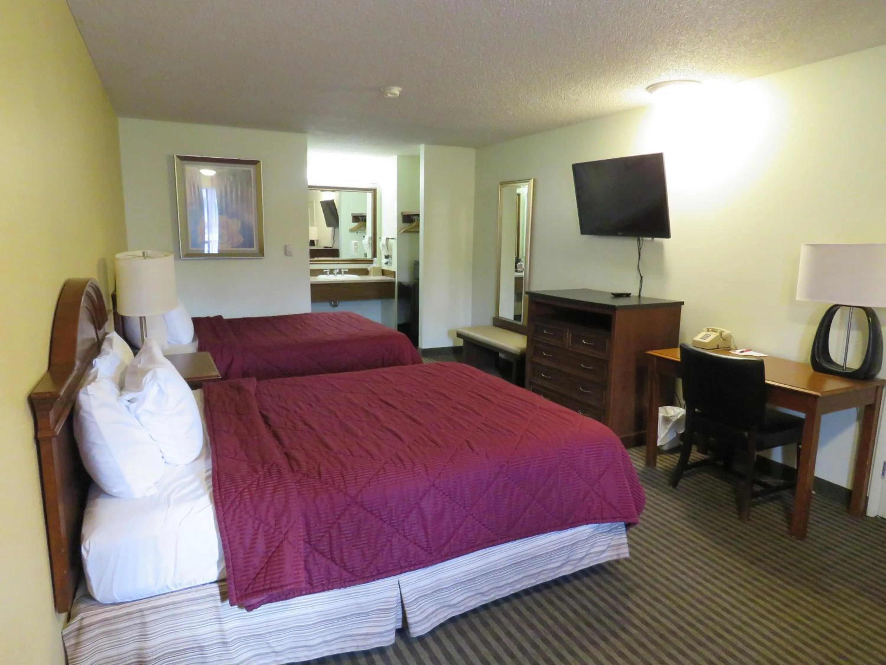 Bed in Thunderbird Motel