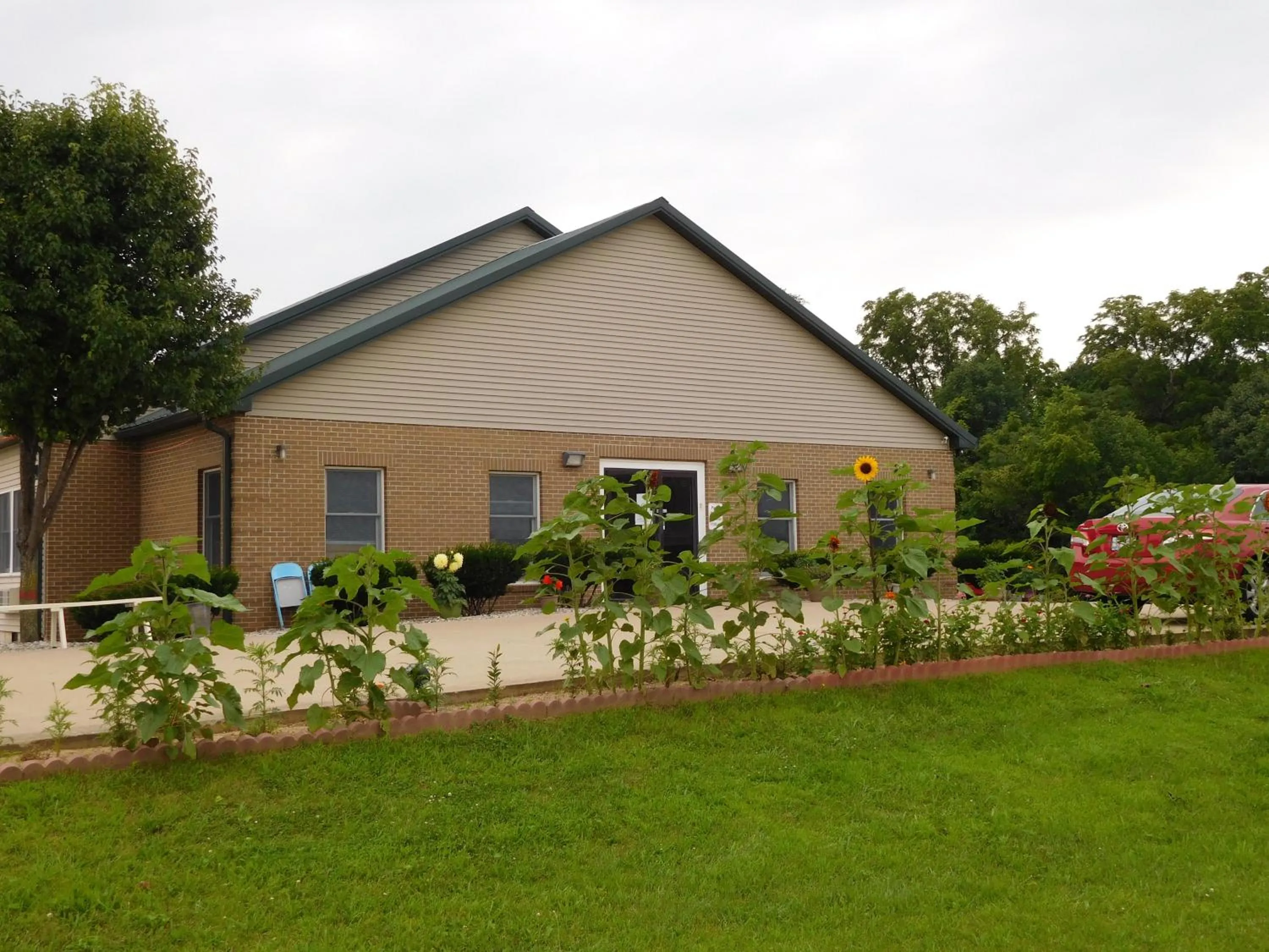 Property building in Attica Inn