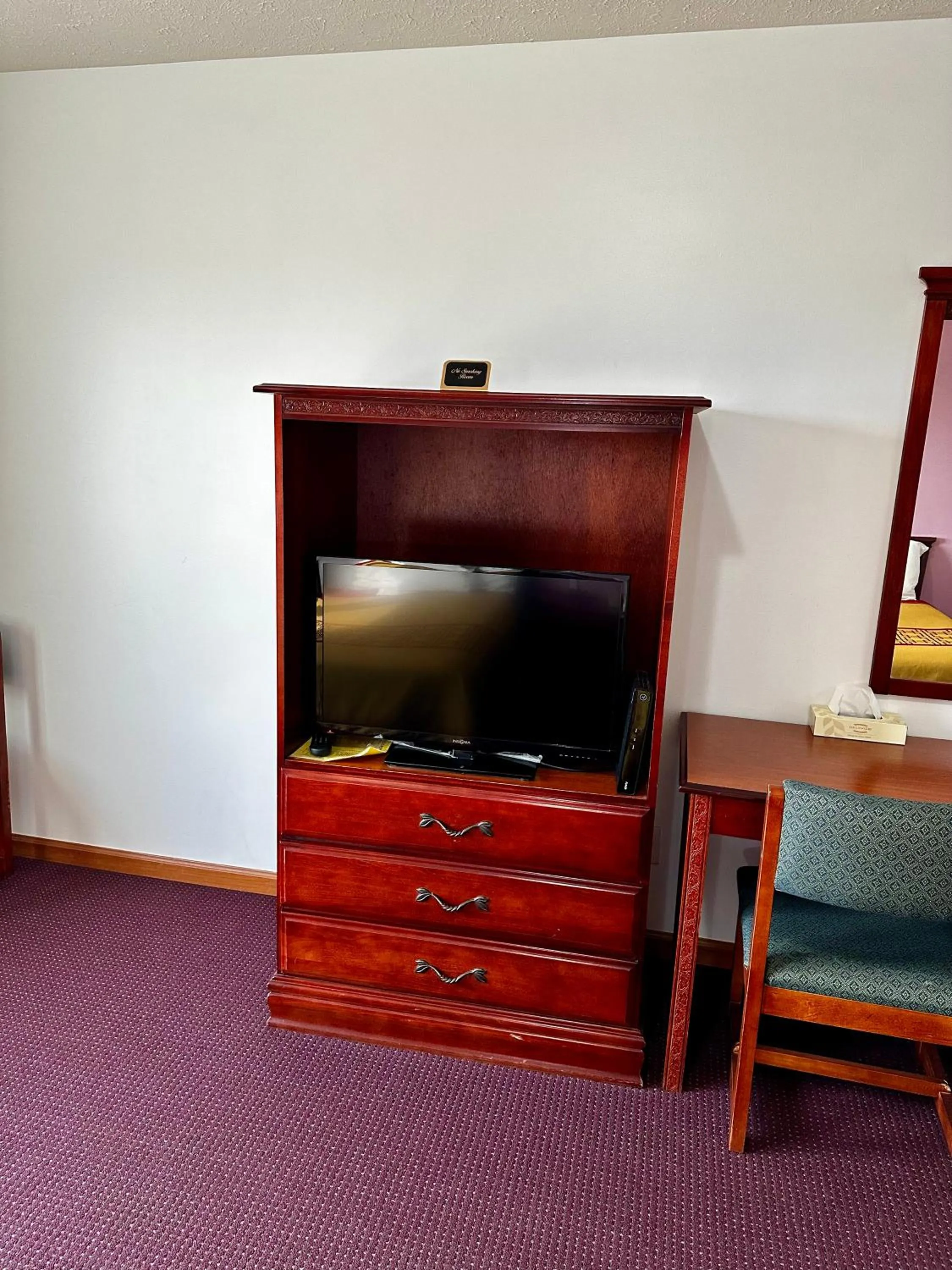 TV and multimedia in Attica Inn