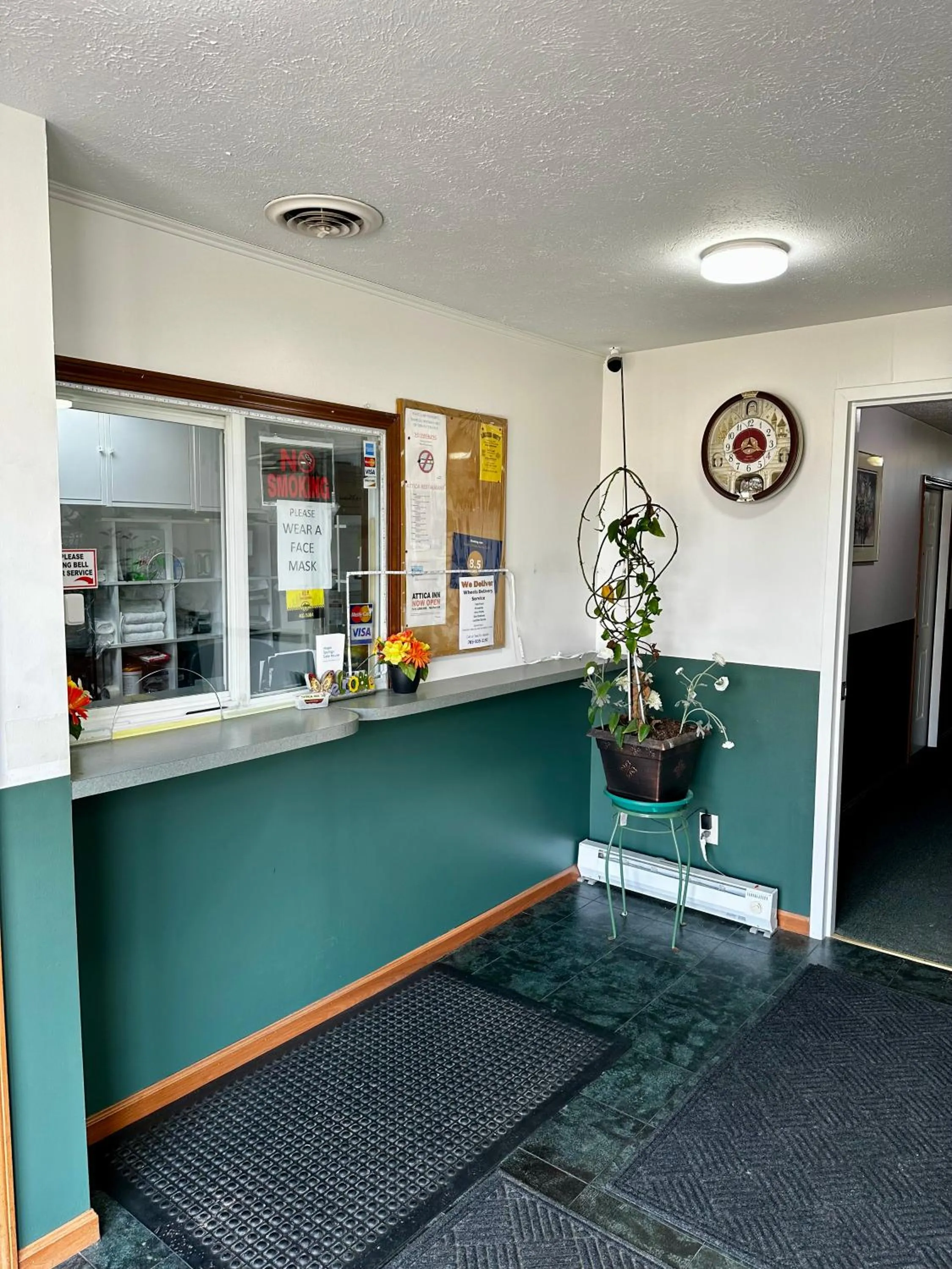 Lobby or reception in Attica Inn
