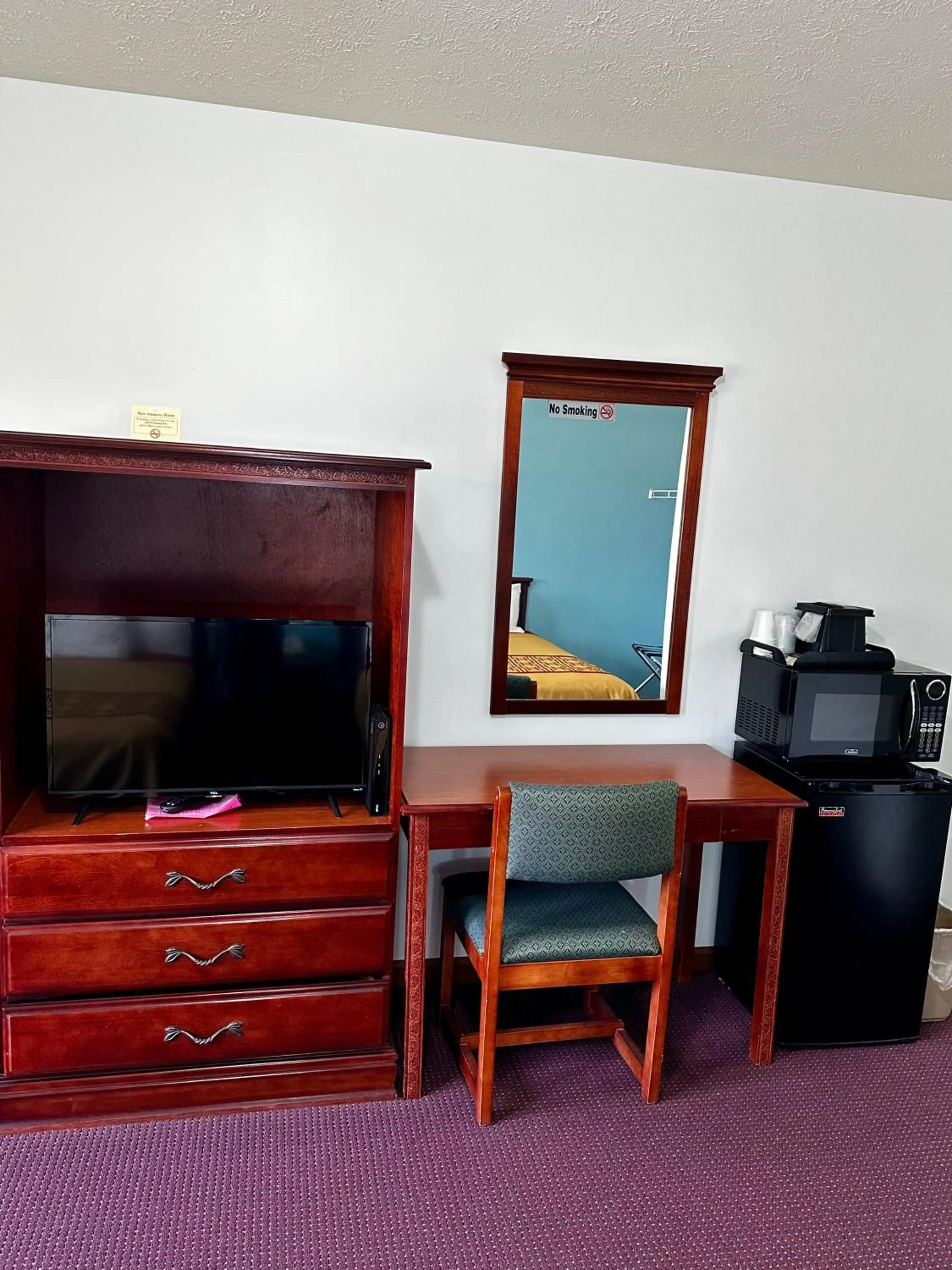 TV and multimedia in Attica Inn