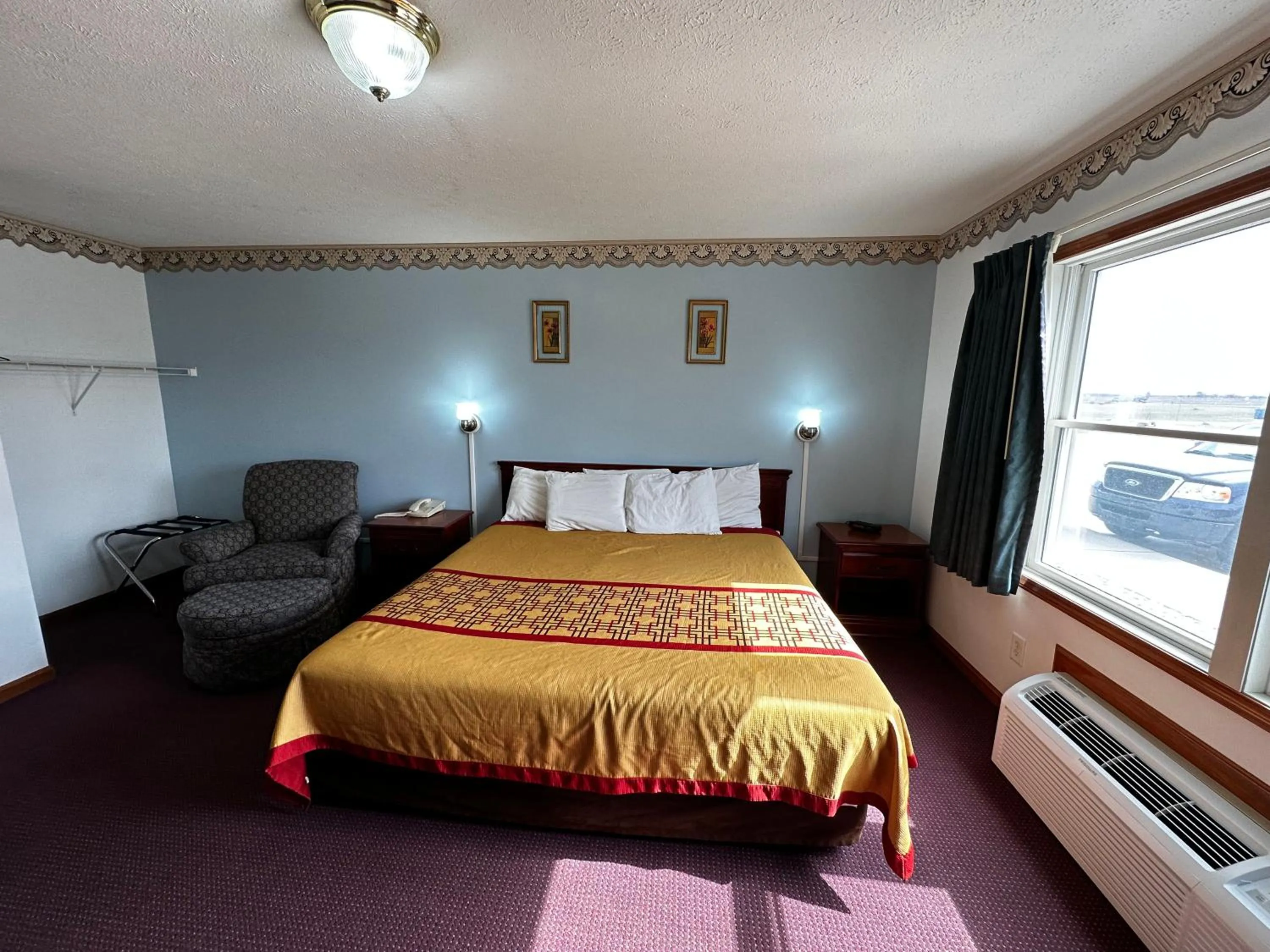 Bedroom, Bed in Attica Inn