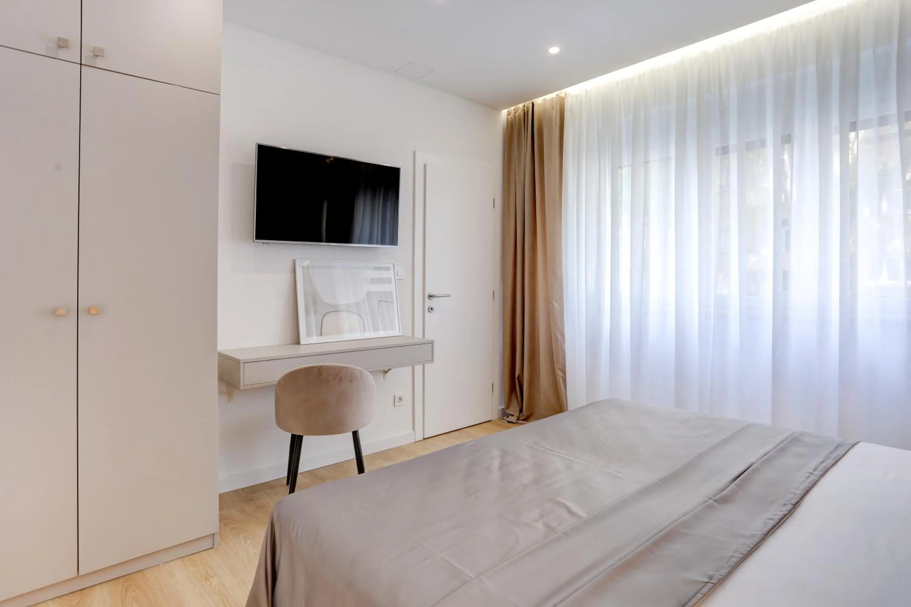 Bedroom, Bed in Apartments HUGO 2