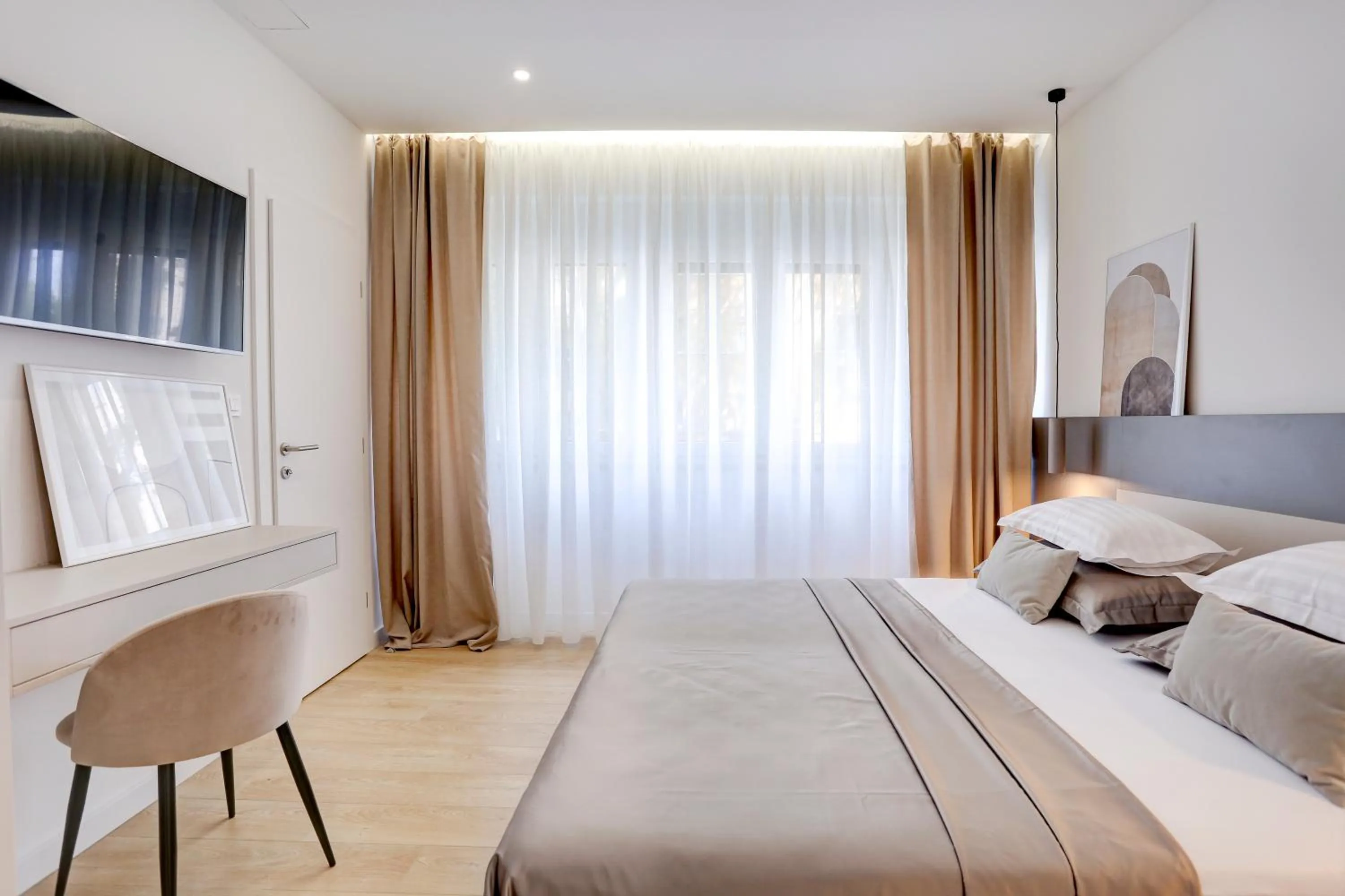 Bedroom, Bed in Apartments HUGO 2