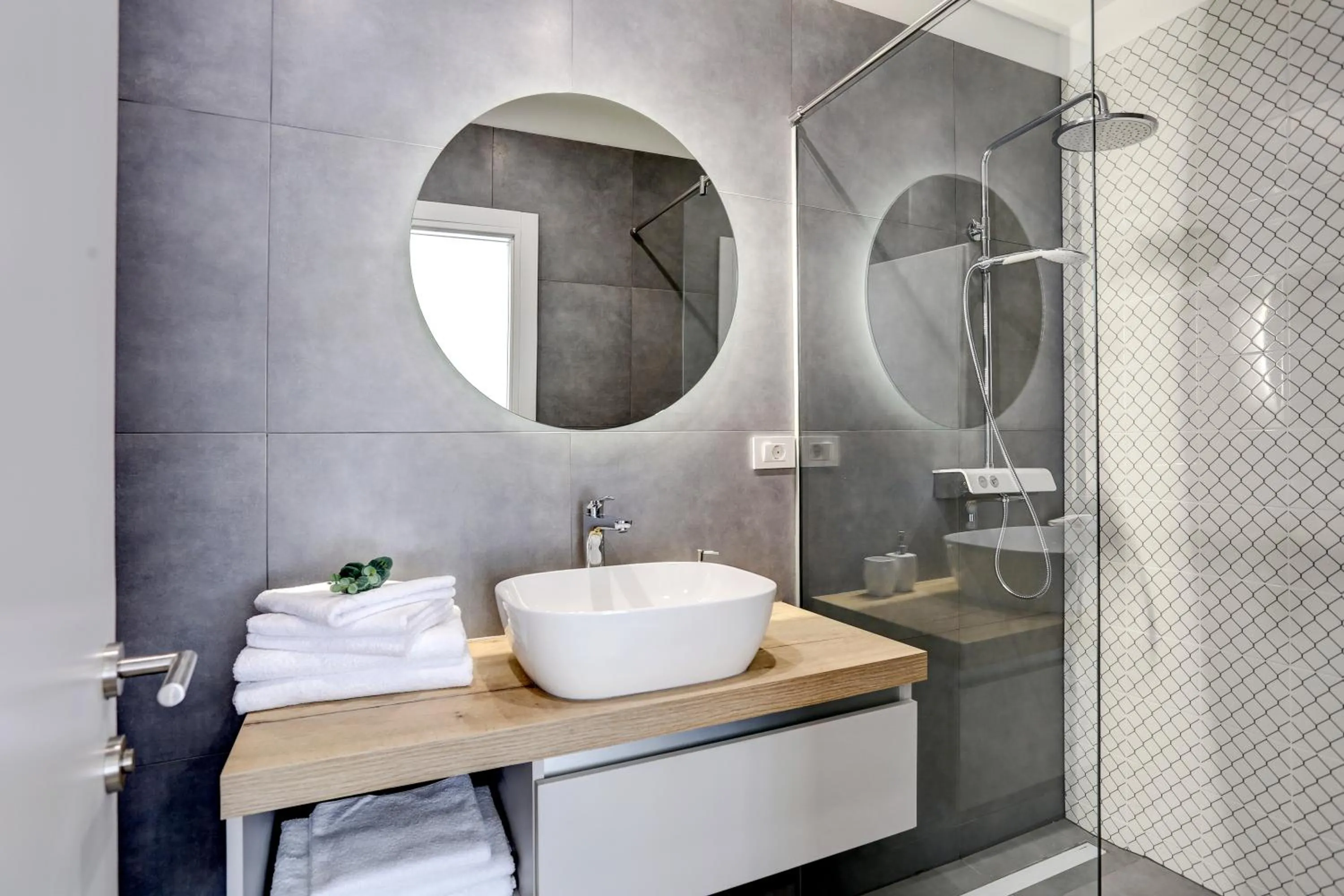 Bathroom in Apartments HUGO 2
