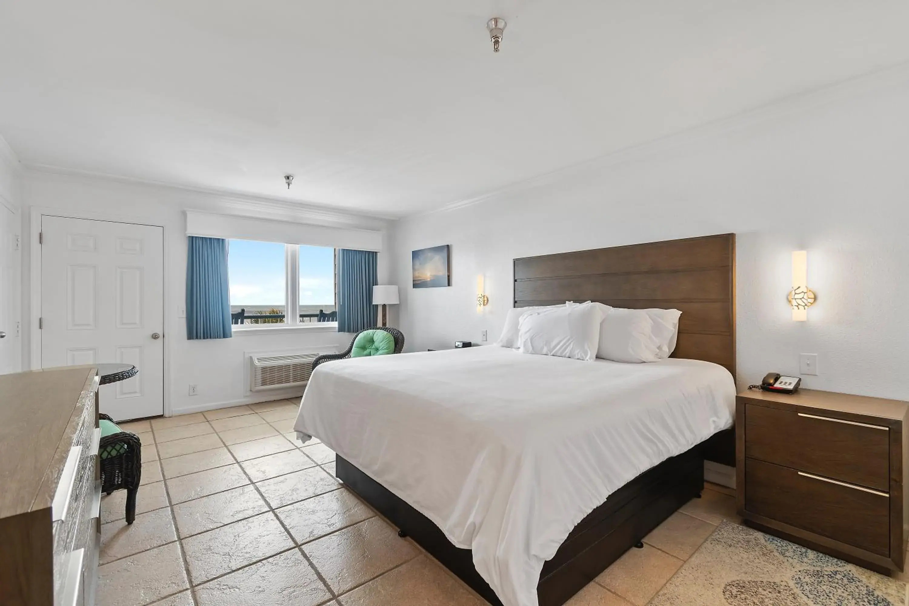 Bedroom, Bed in Ocean Isle Inn Bedroom, Bed in Ocean Isle Inn