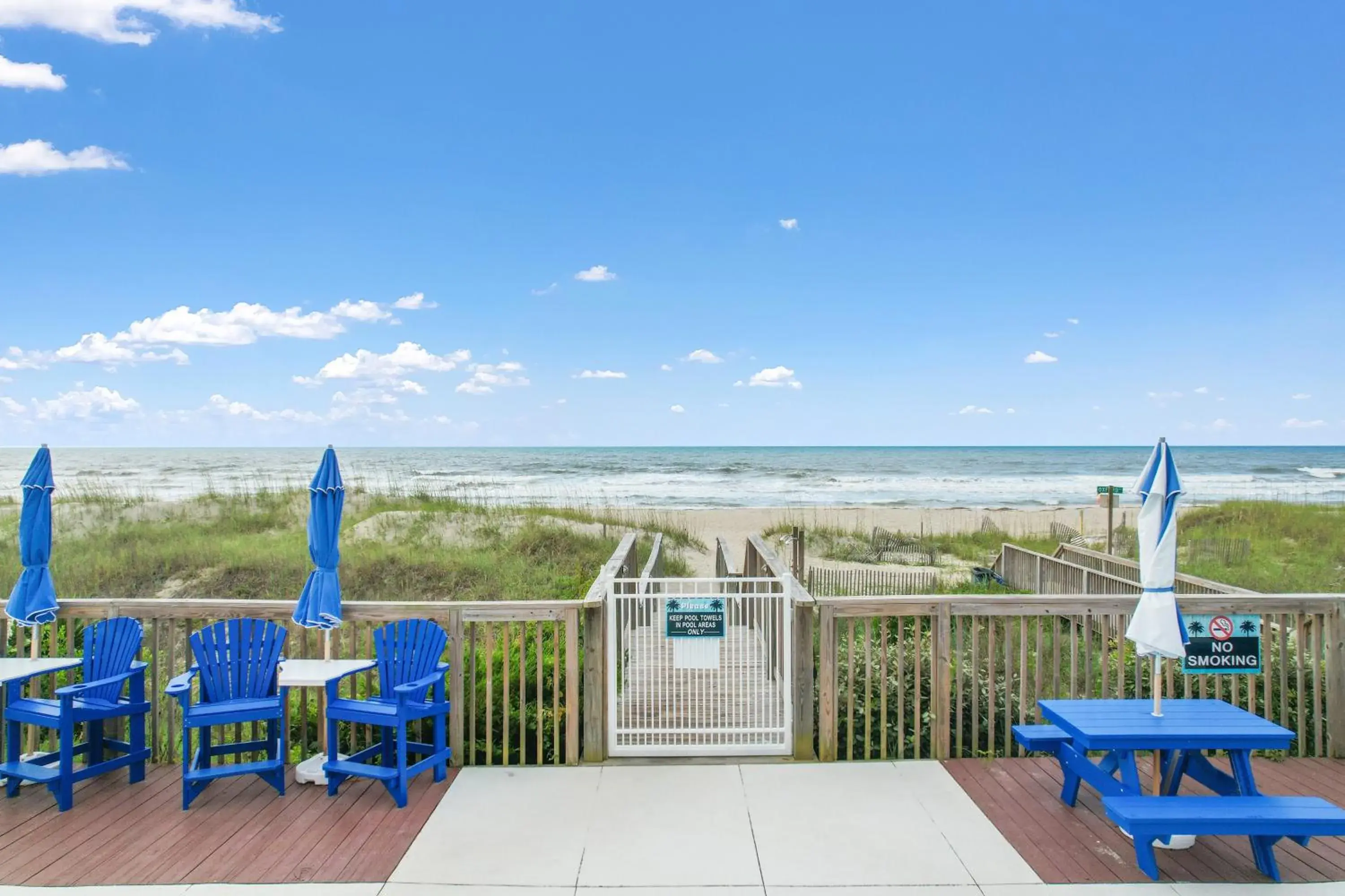 Pool view in Ocean Isle Inn Pool view in Ocean Isle Inn