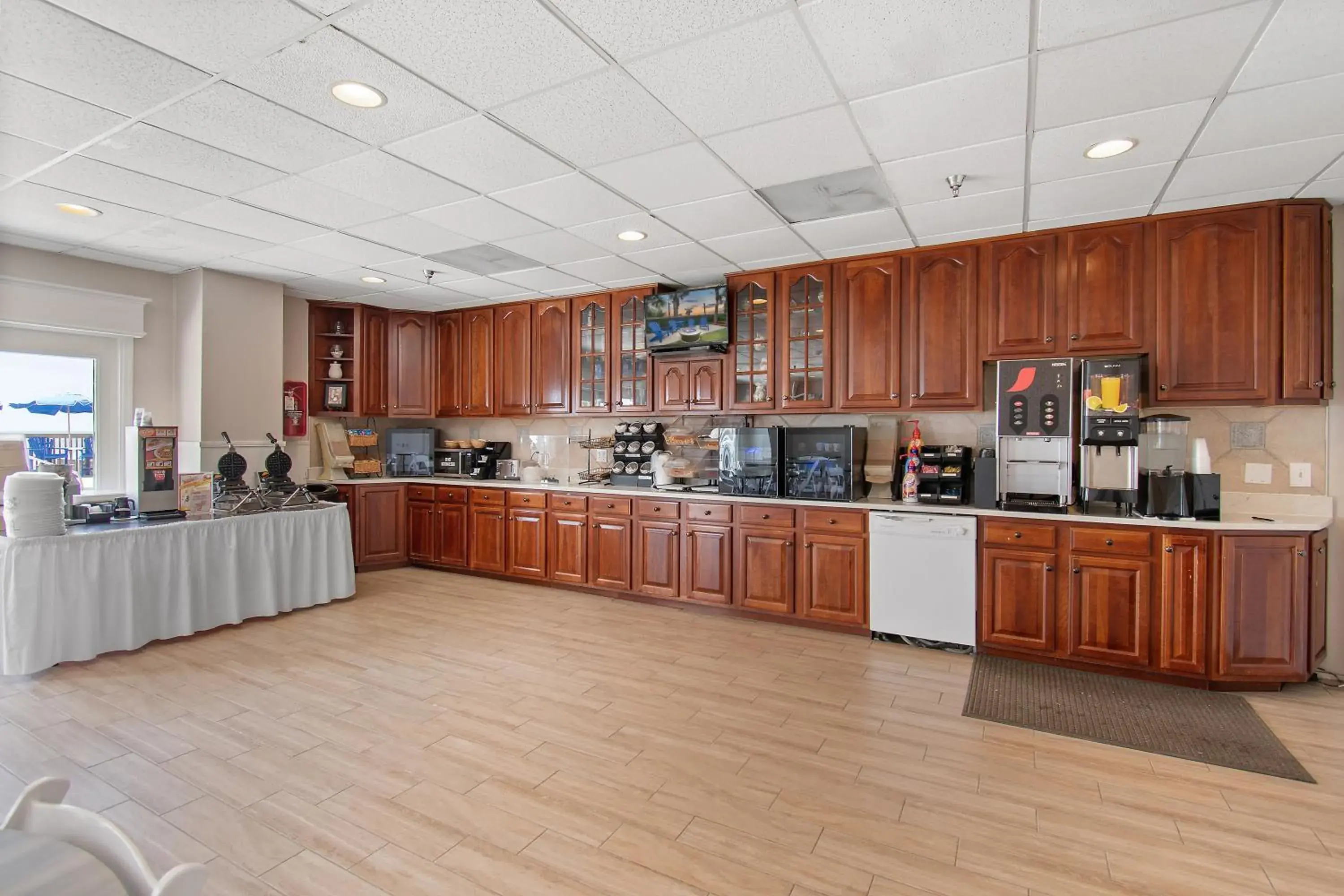 Continental breakfast in Ocean Isle Inn Continental breakfast in Ocean Isle Inn