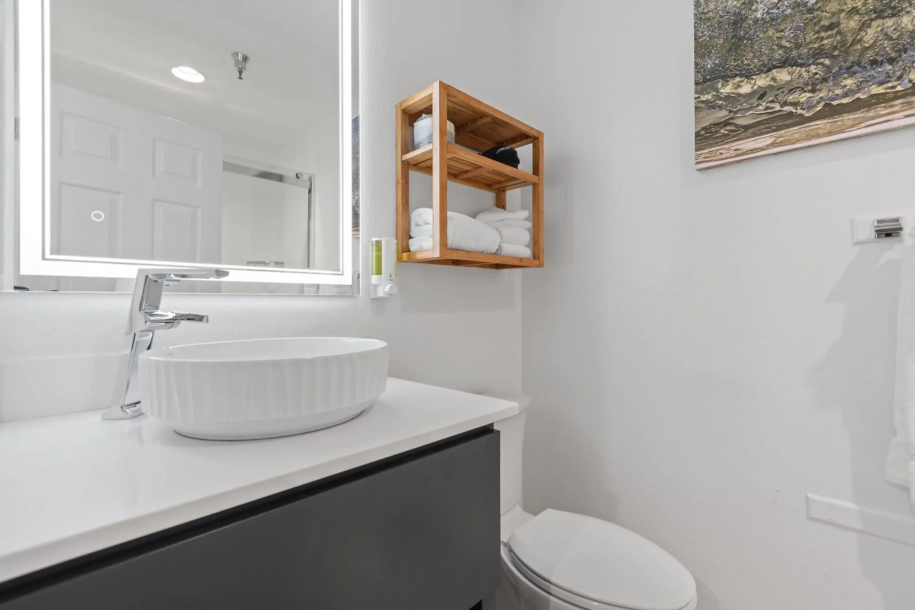 Bathroom in Ocean Isle Inn Bathroom in Ocean Isle Inn