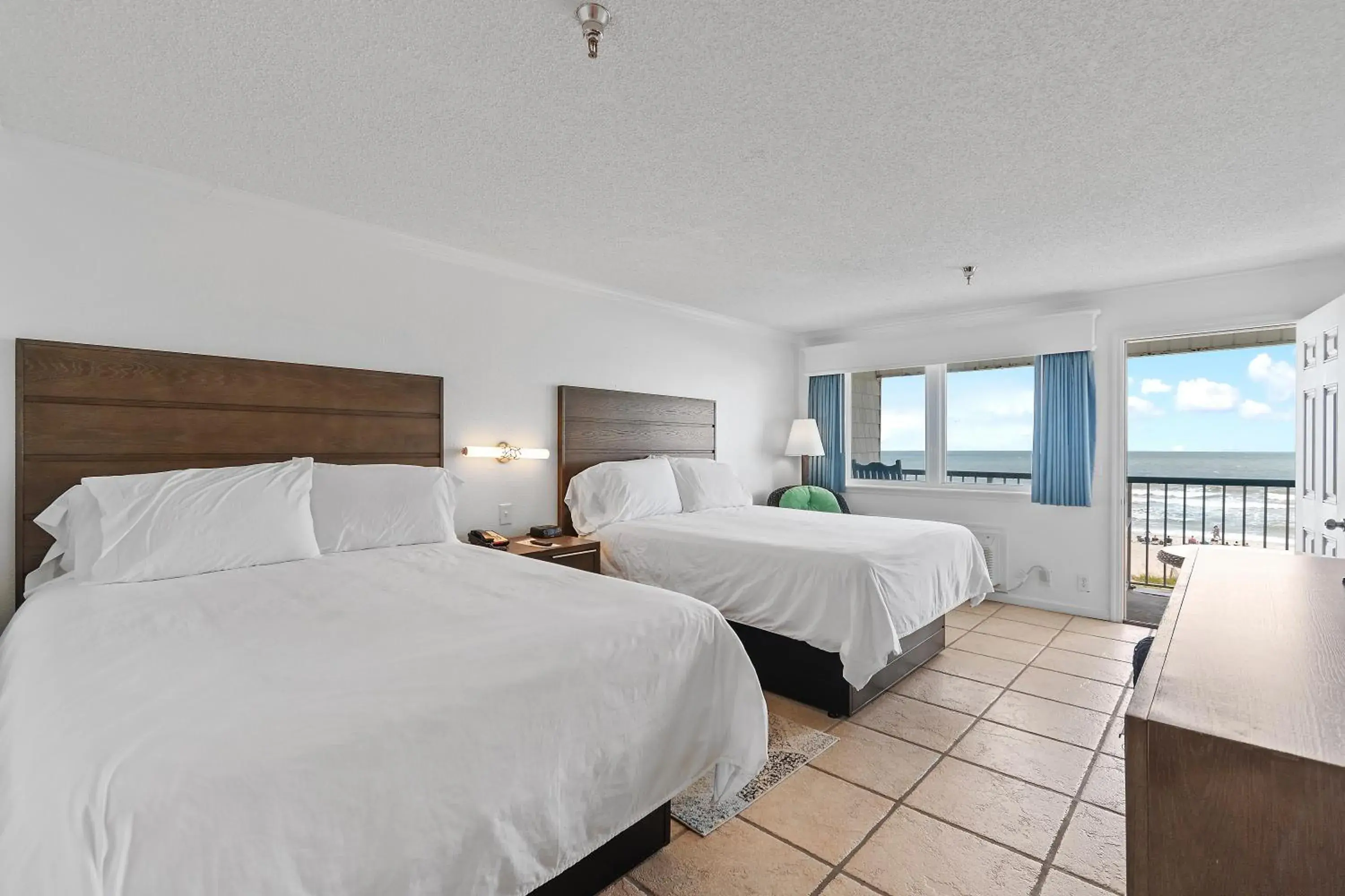 Bedroom, Bed in Ocean Isle Inn Bedroom, Bed in Ocean Isle Inn